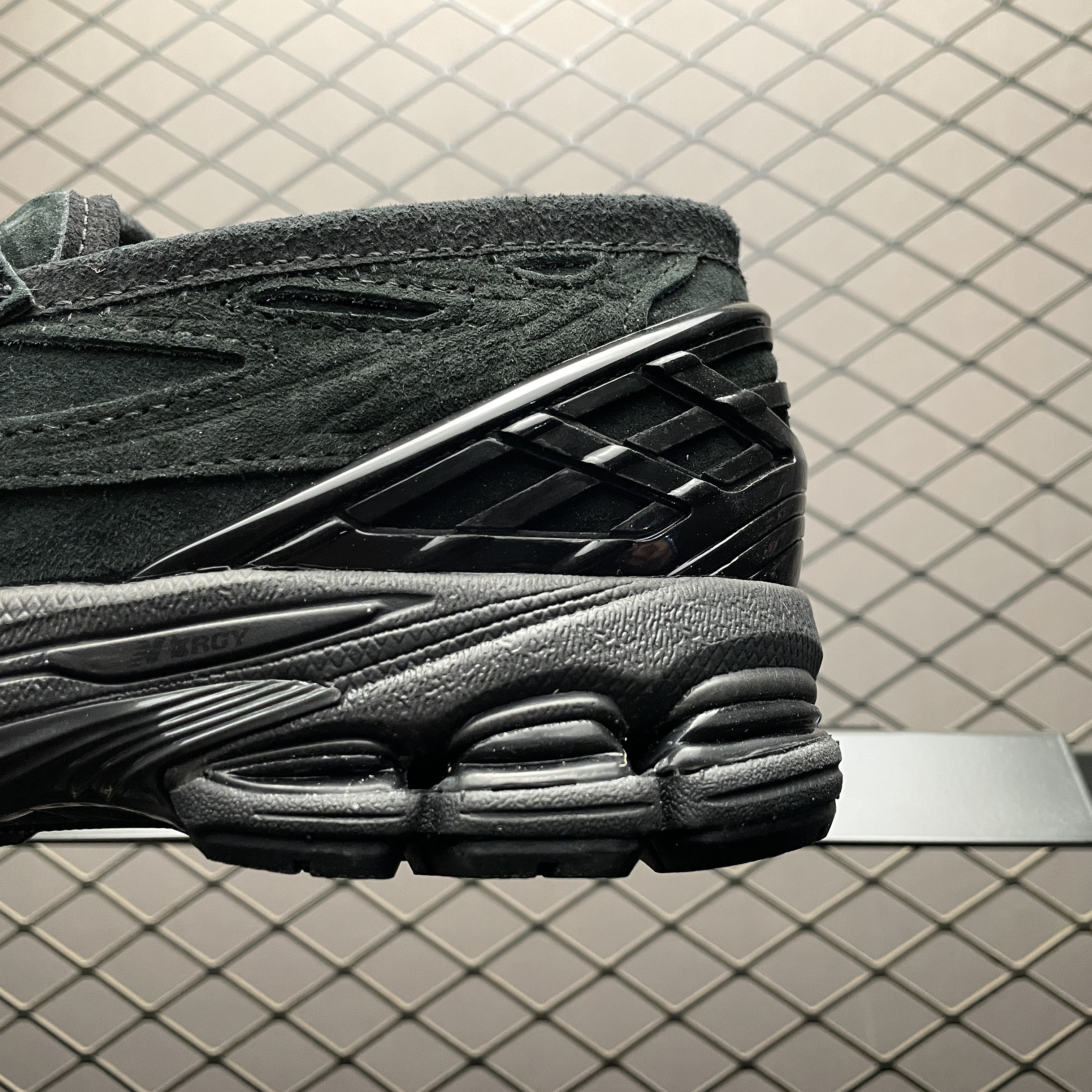 New Balance 1906L "Black Suede" (U1906LNT)