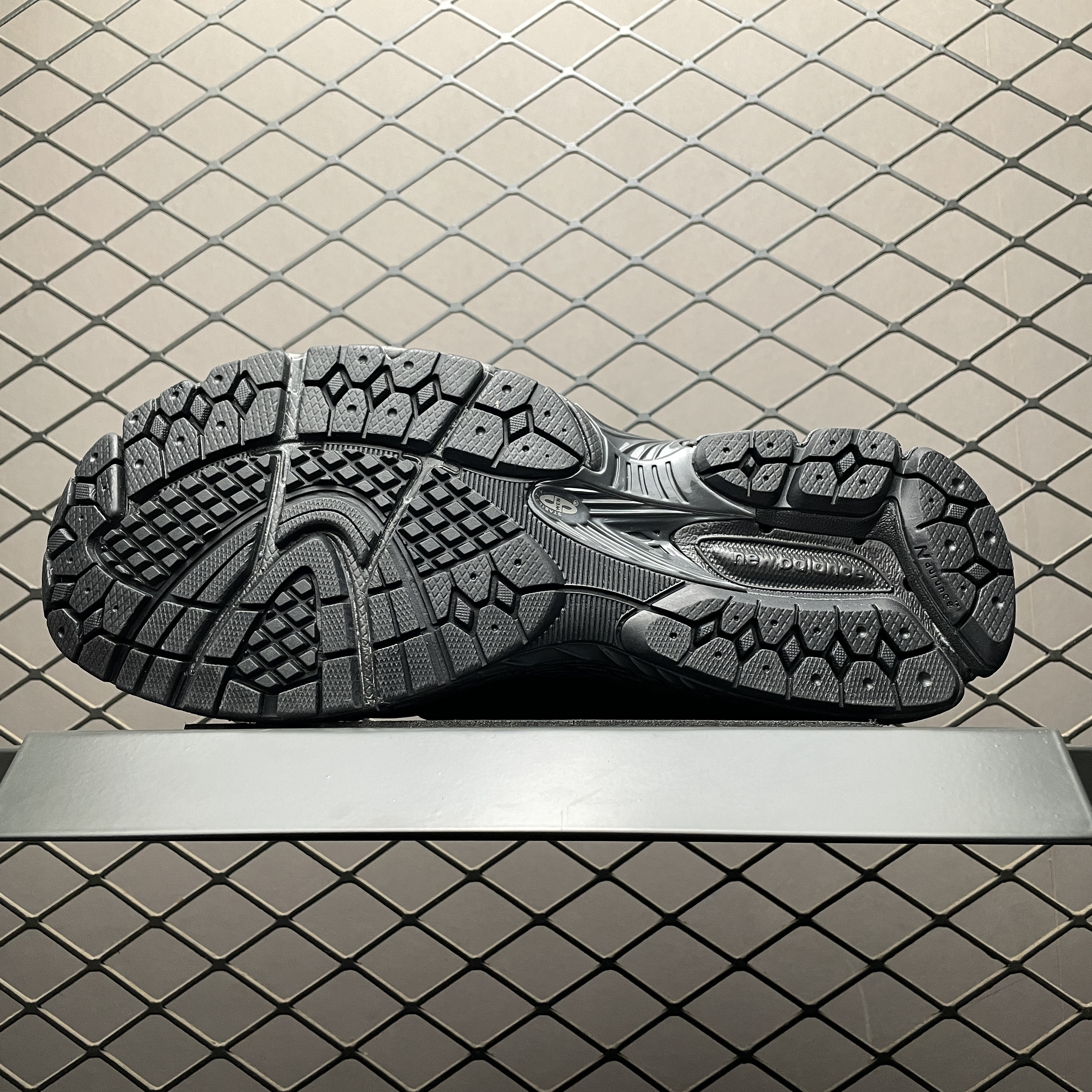 New Balance 1906L "Black Suede" (U1906LNT)