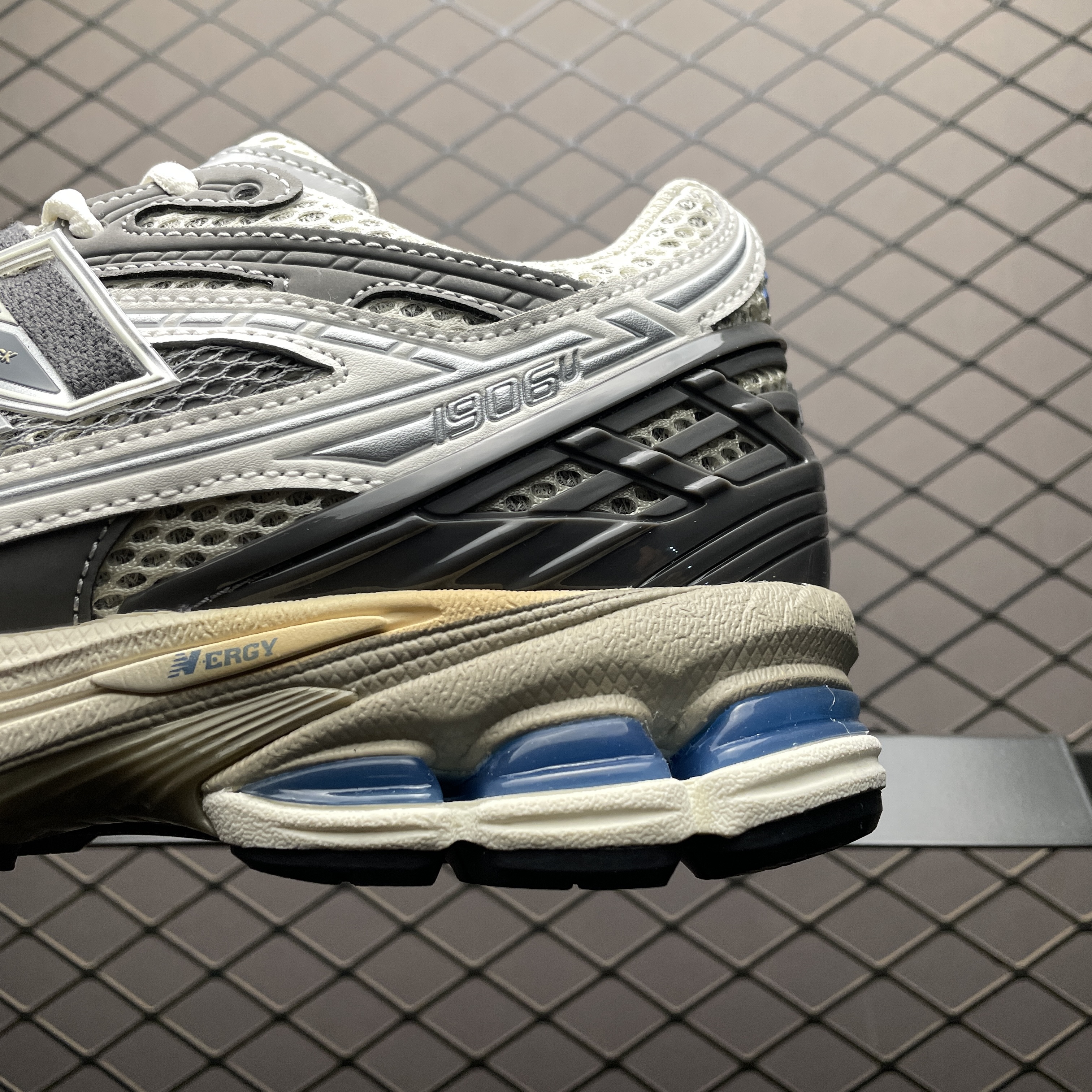 New Balance 1906U "Raincloud" (U1906NA）