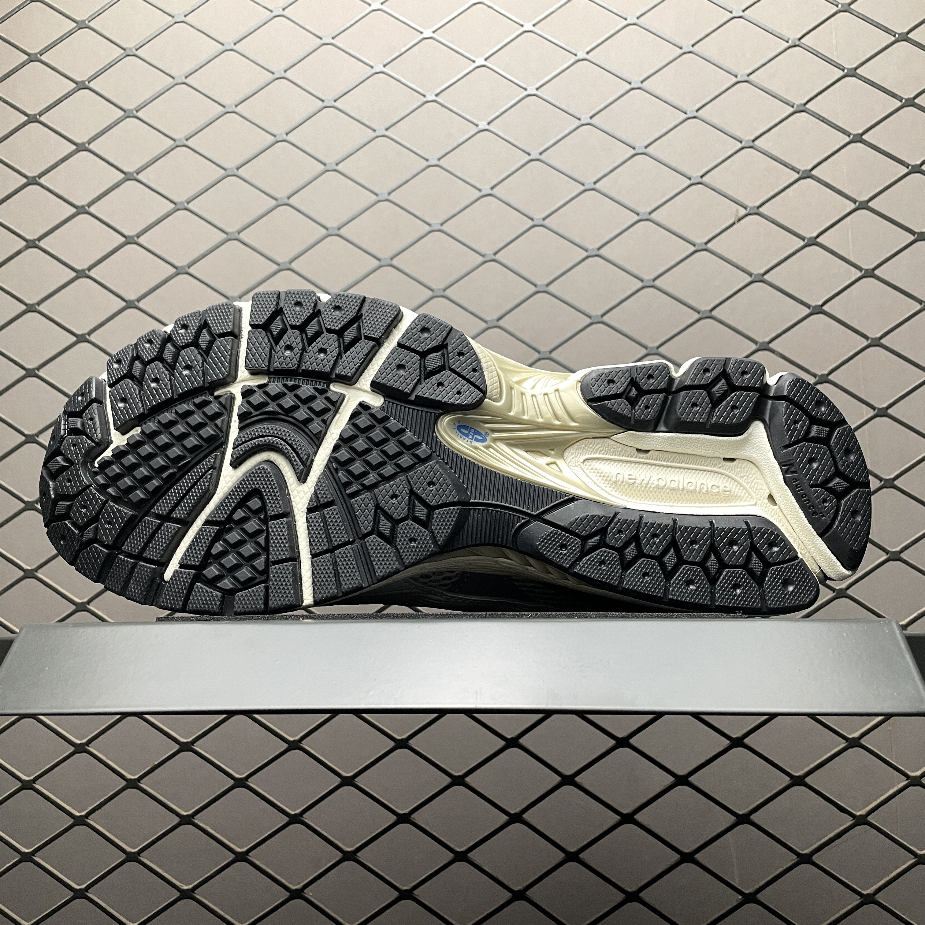 New Balance 1906U "Raincloud" (U1906NA）