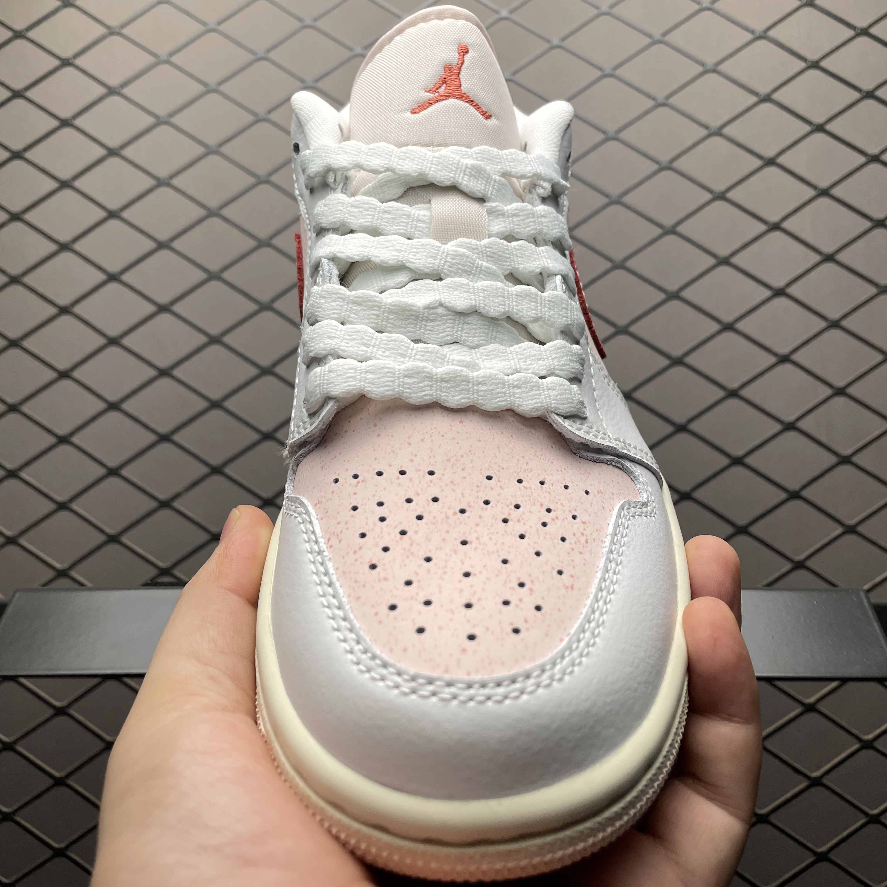 Nike Women's Air Jordan 1 Low SE "Strawberry Milkshake"（IB8156-133/HQ2593-601）