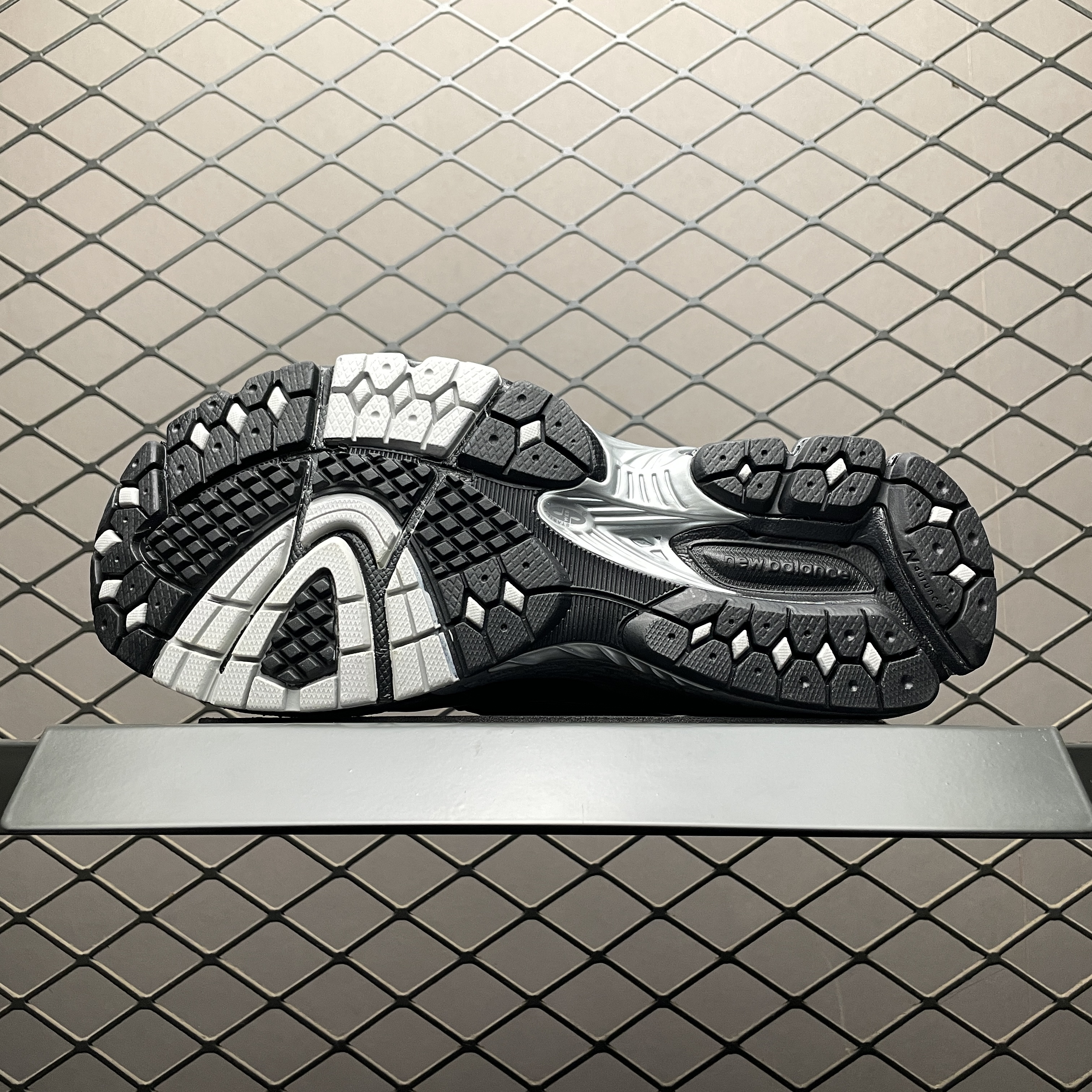 New Balance 1906L "Black/Silver"(U1906LOC)