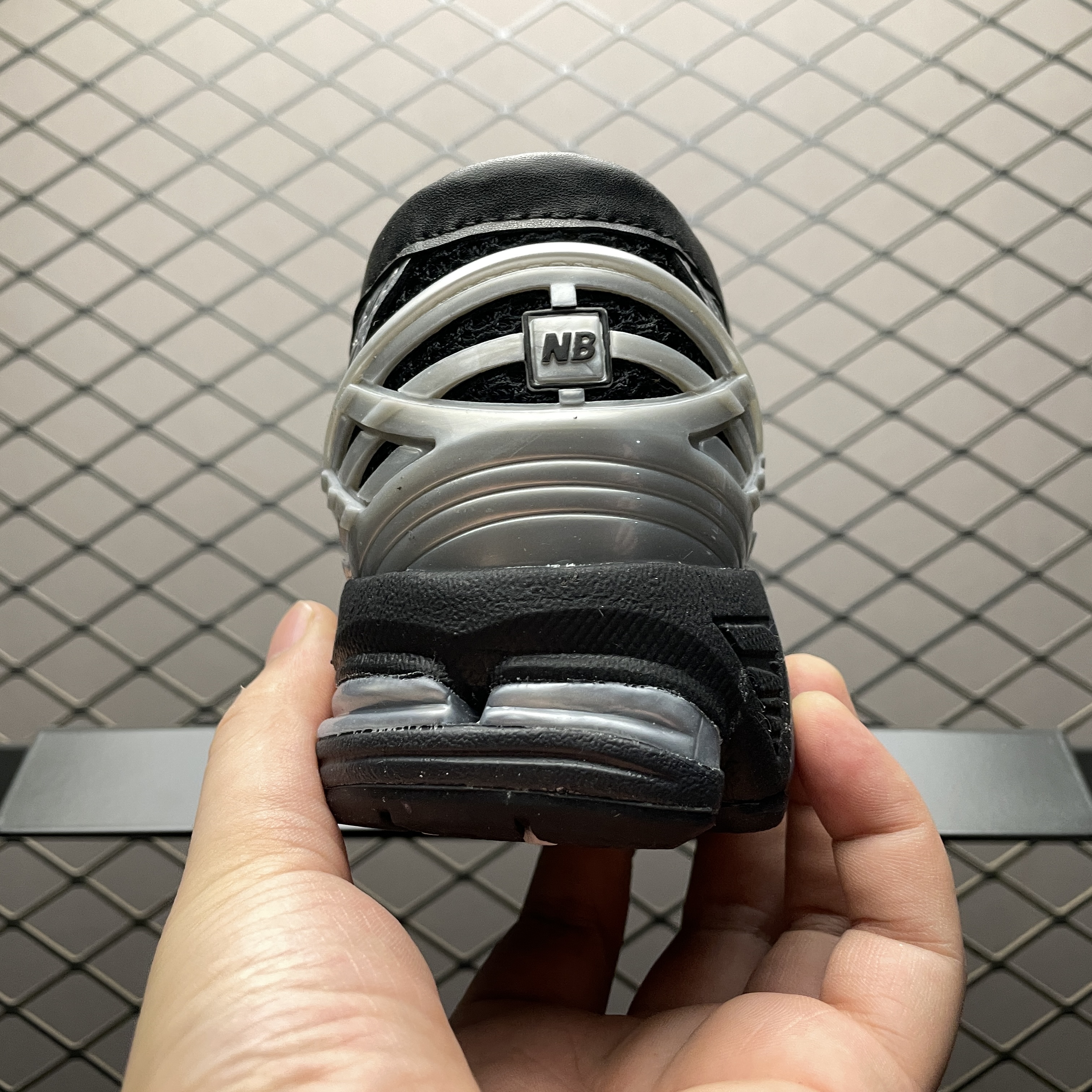 New Balance 1906L "Black/Silver"(U1906LOC)