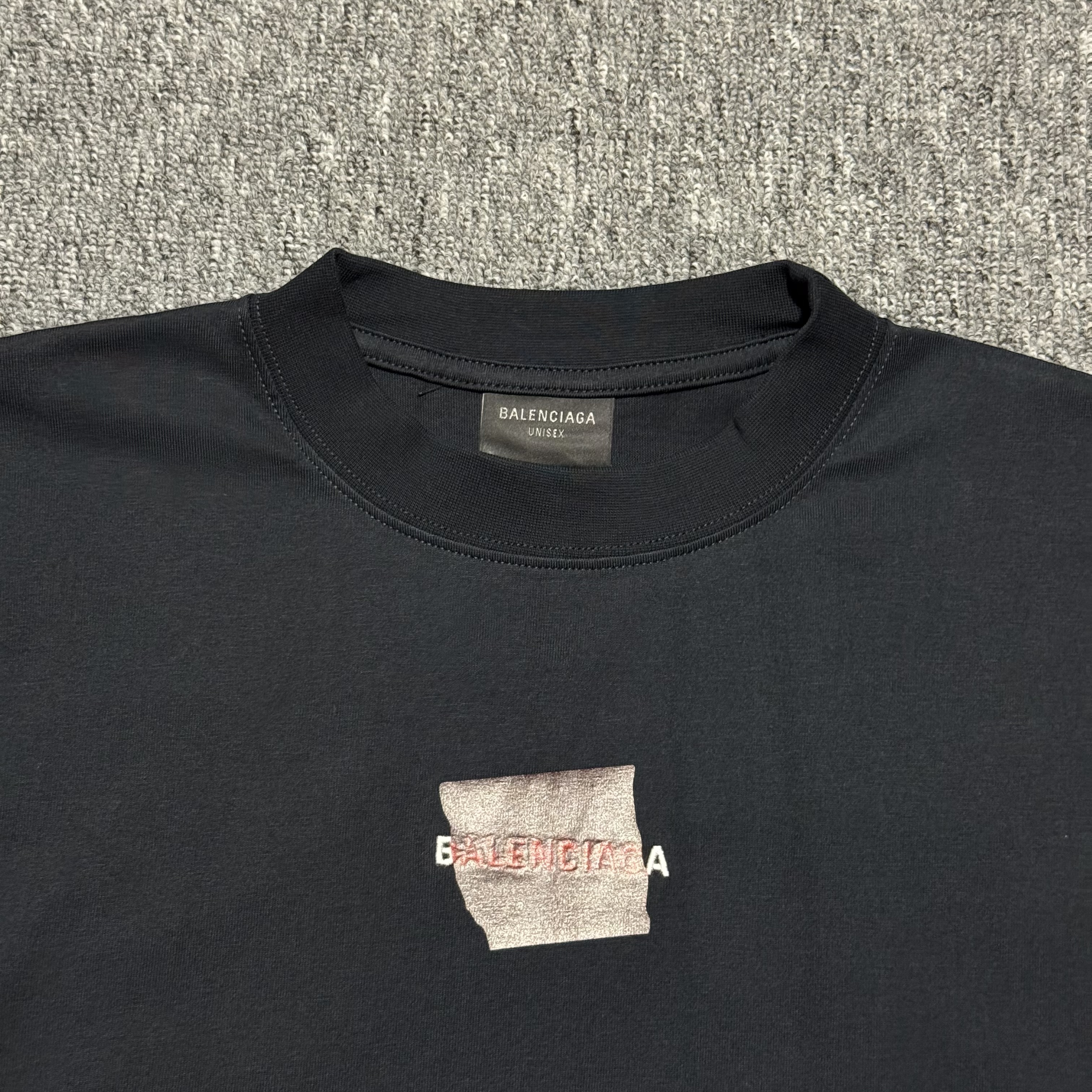 BALENCIAGA Men's Taped Balenciaga Back T-Shirt（764235TSVG28704）