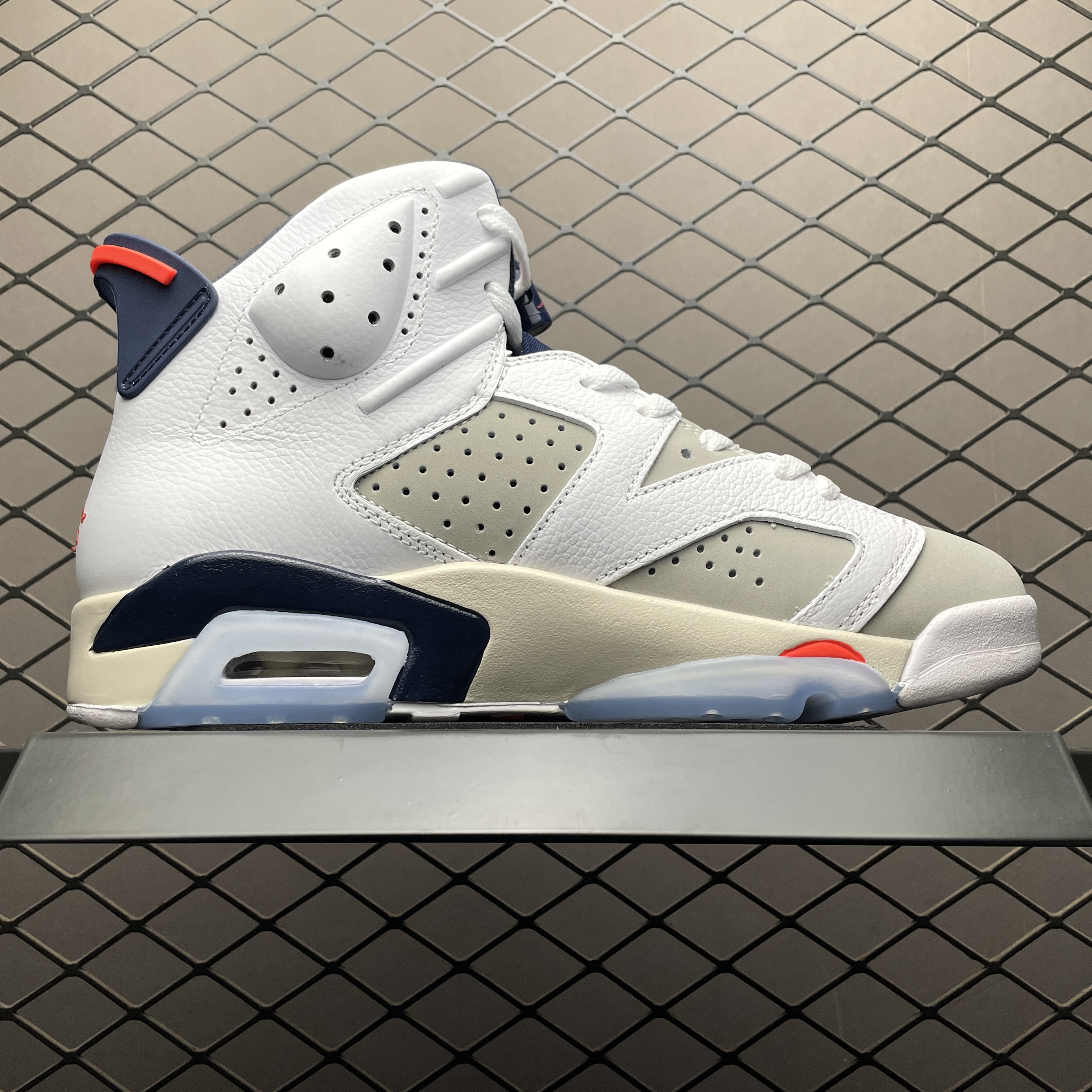 Nike Air Jordan 6 Retro "Tinker"(384664-104）