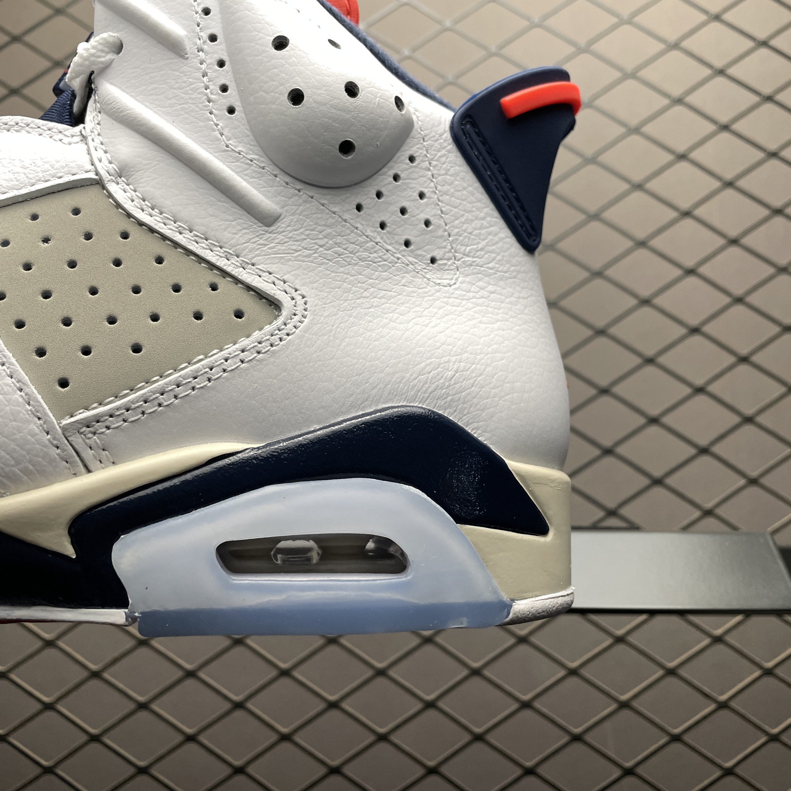 Nike Air Jordan 6 Retro "Tinker"(384664-104）