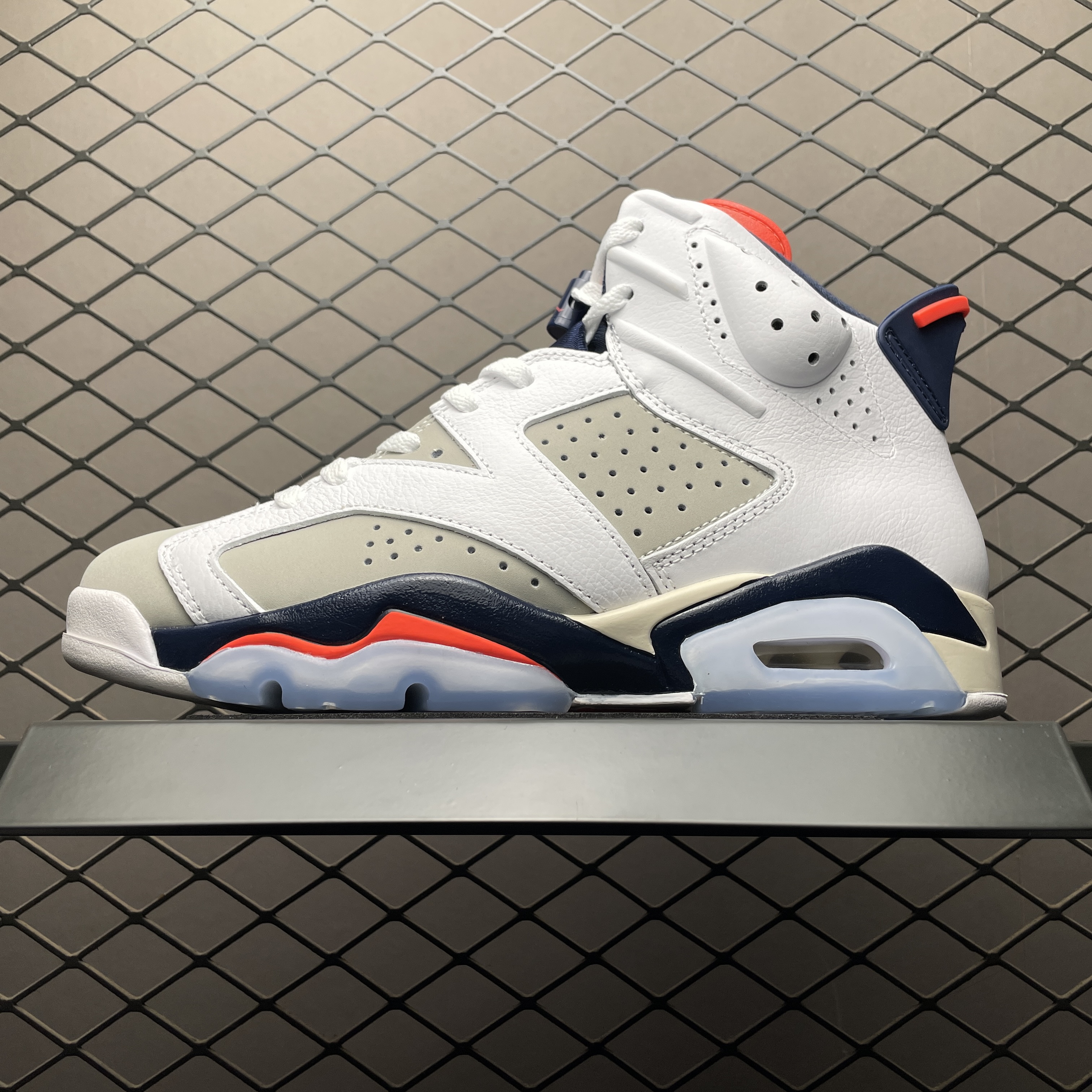 Nike Air Jordan 6 Retro "Tinker"(384664-104）