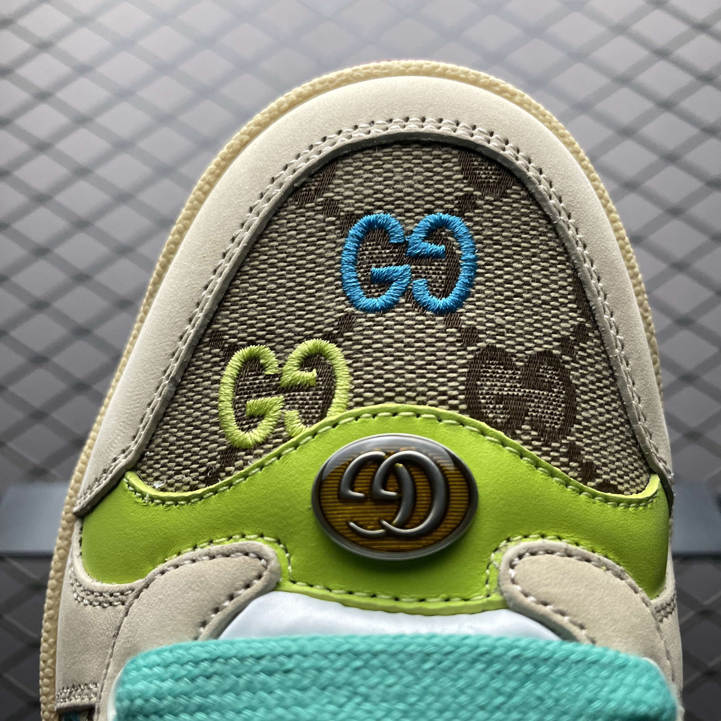 GUCCI SCREENER SNEAKER（8388739SFR02544）