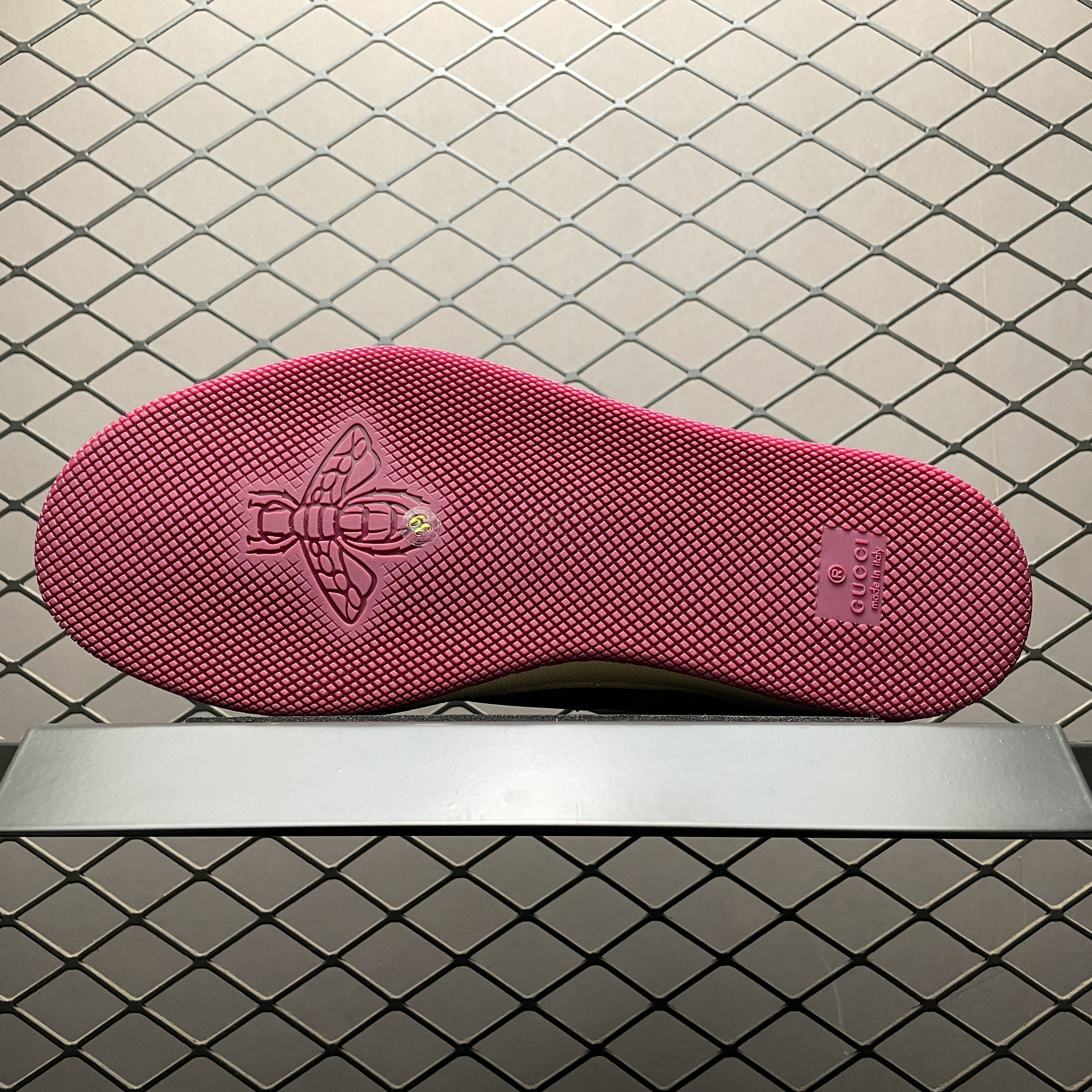 GUCCI SCREENER SNEAKER（8388739SFR02544）