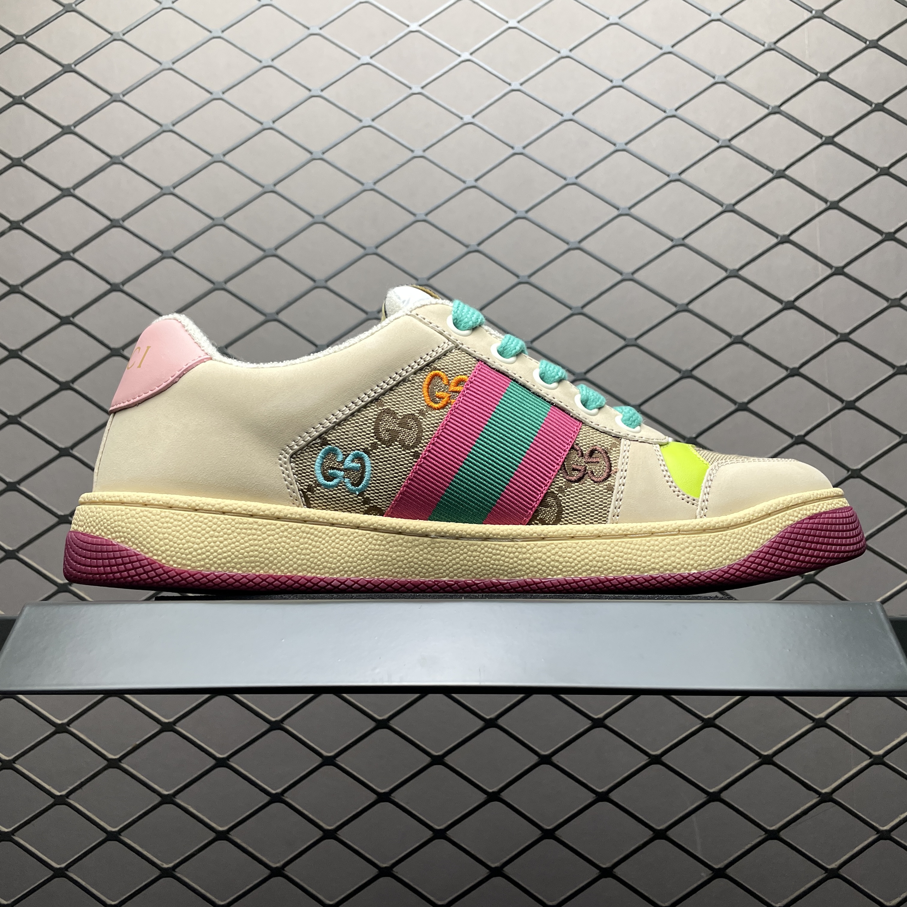 GUCCI SCREENER SNEAKER（8388739SFR02544）