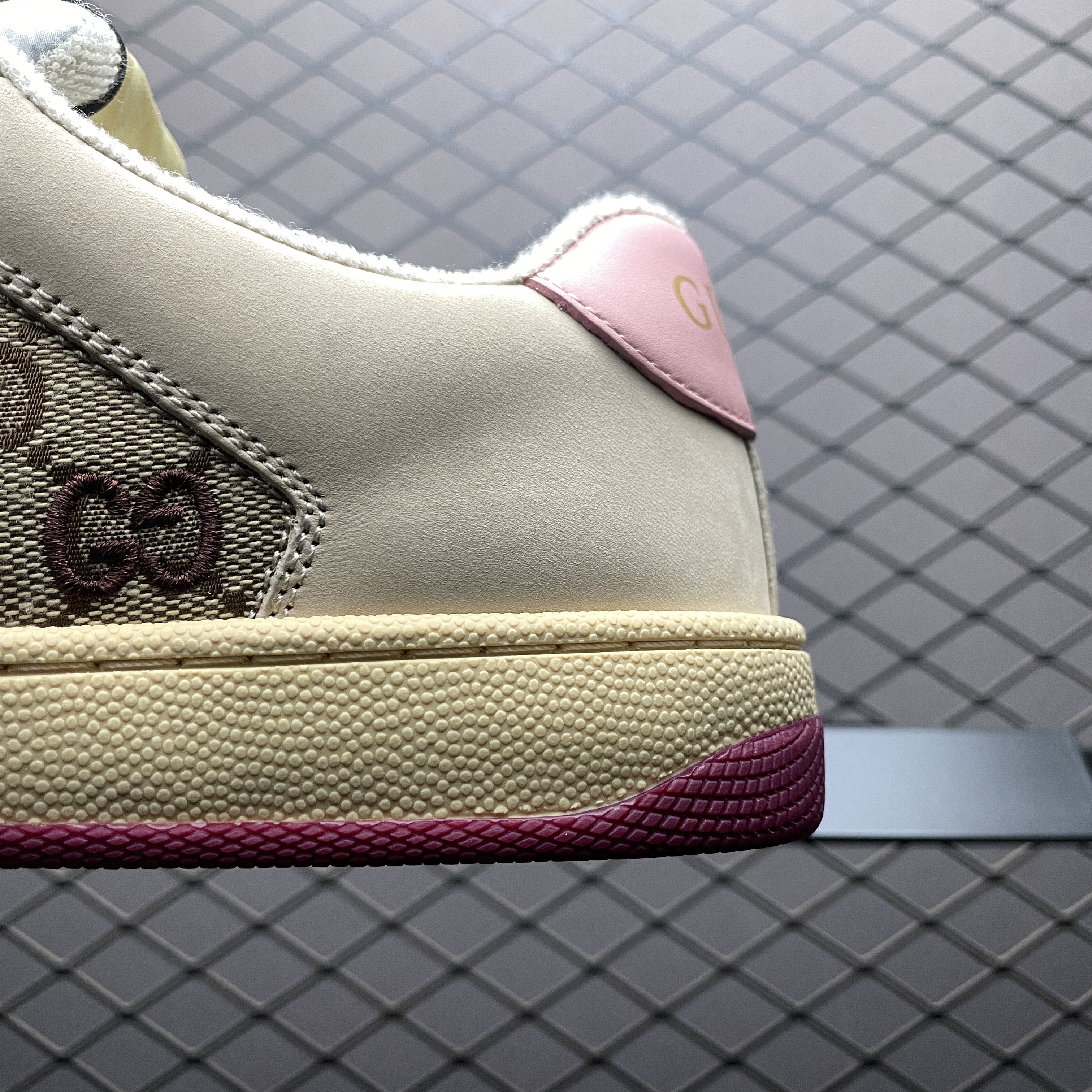 GUCCI SCREENER SNEAKER（8388739SFR02544）