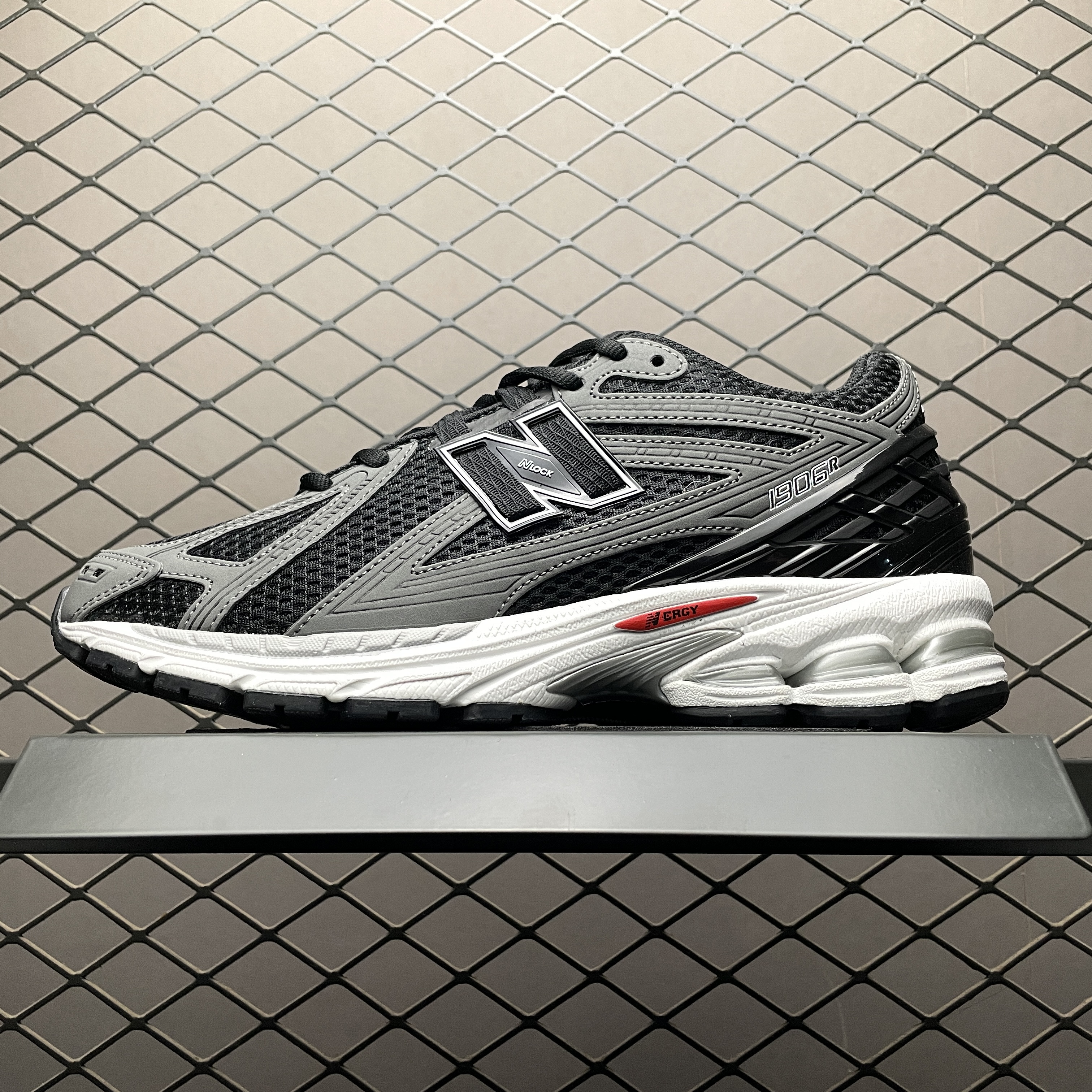 New Balance 1906R Black Team Red Castlerock (U1906RCB）