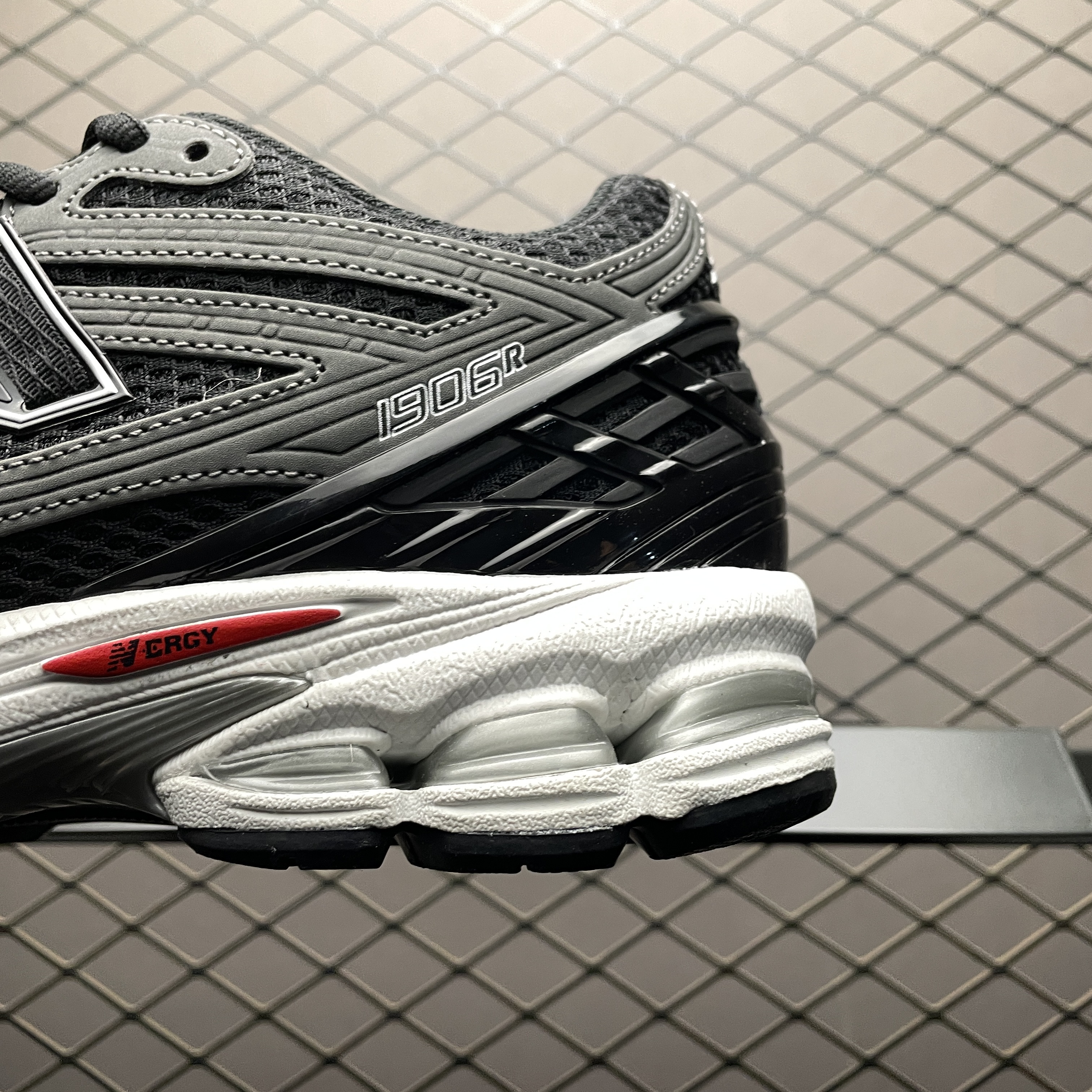 New Balance 1906R Black Team Red Castlerock (U1906RCB）