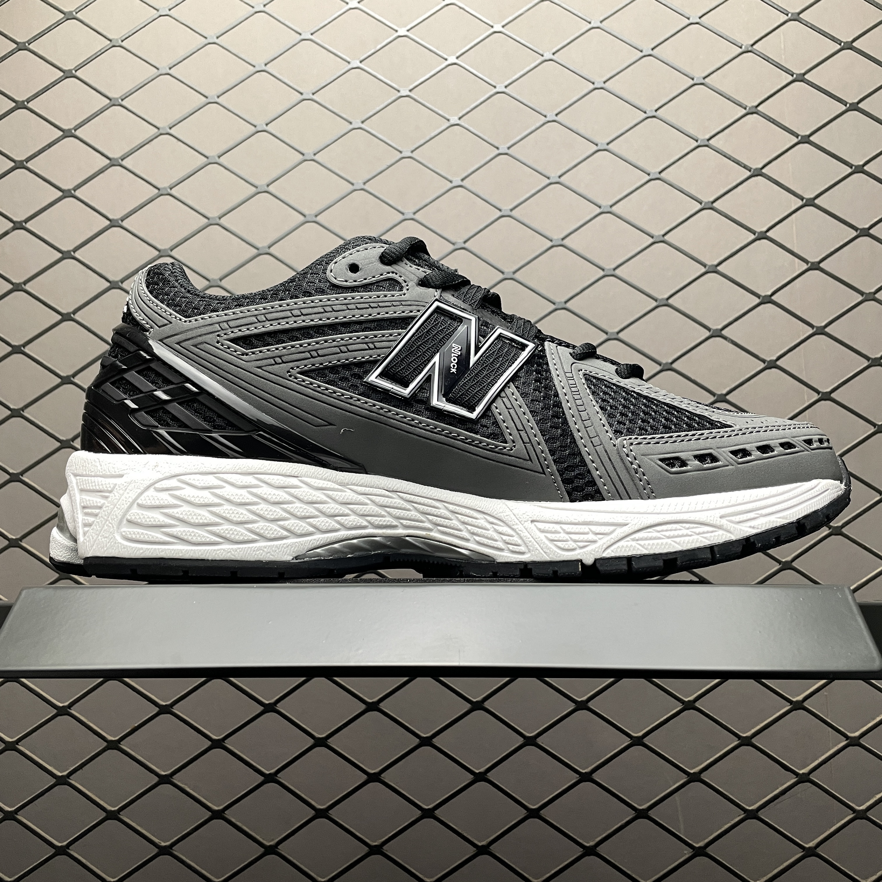 New Balance 1906R Black Team Red Castlerock (U1906RCB）