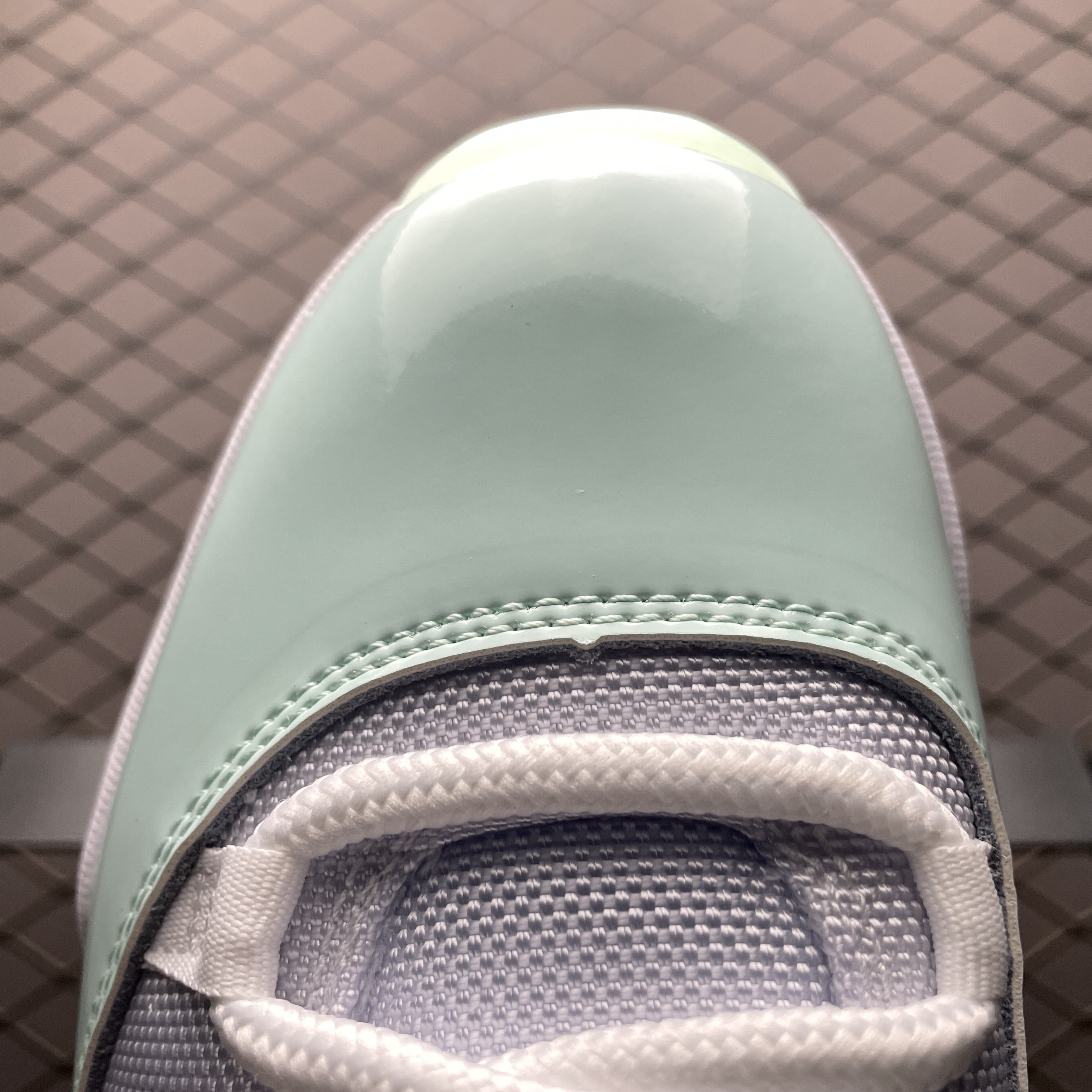 Nike Air Jordan 11 Retro Low "Igloo"  (AH7860-103)