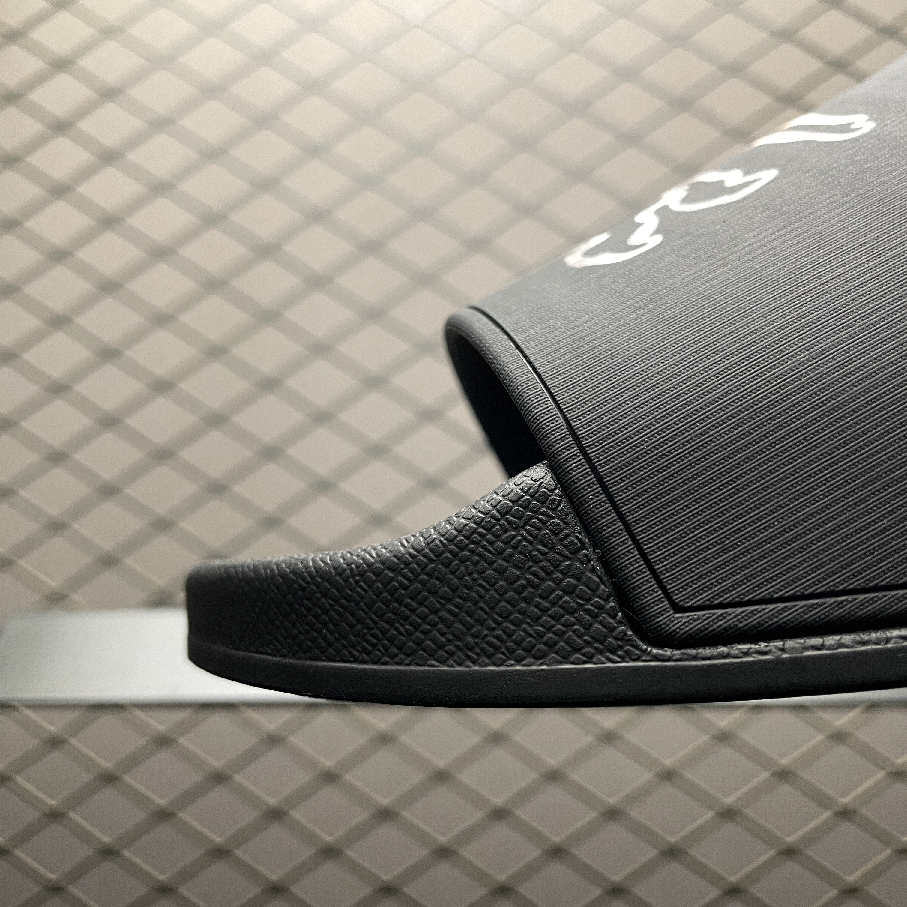 Burberry Check EKD Motif Slide (80718491)