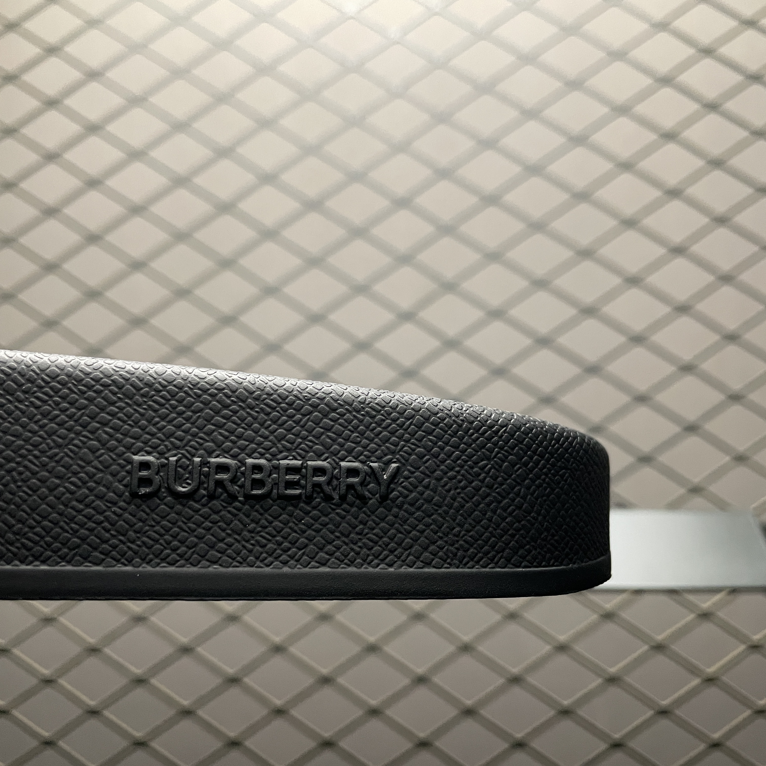 Burberry Check EKD Motif Slide (81075141)