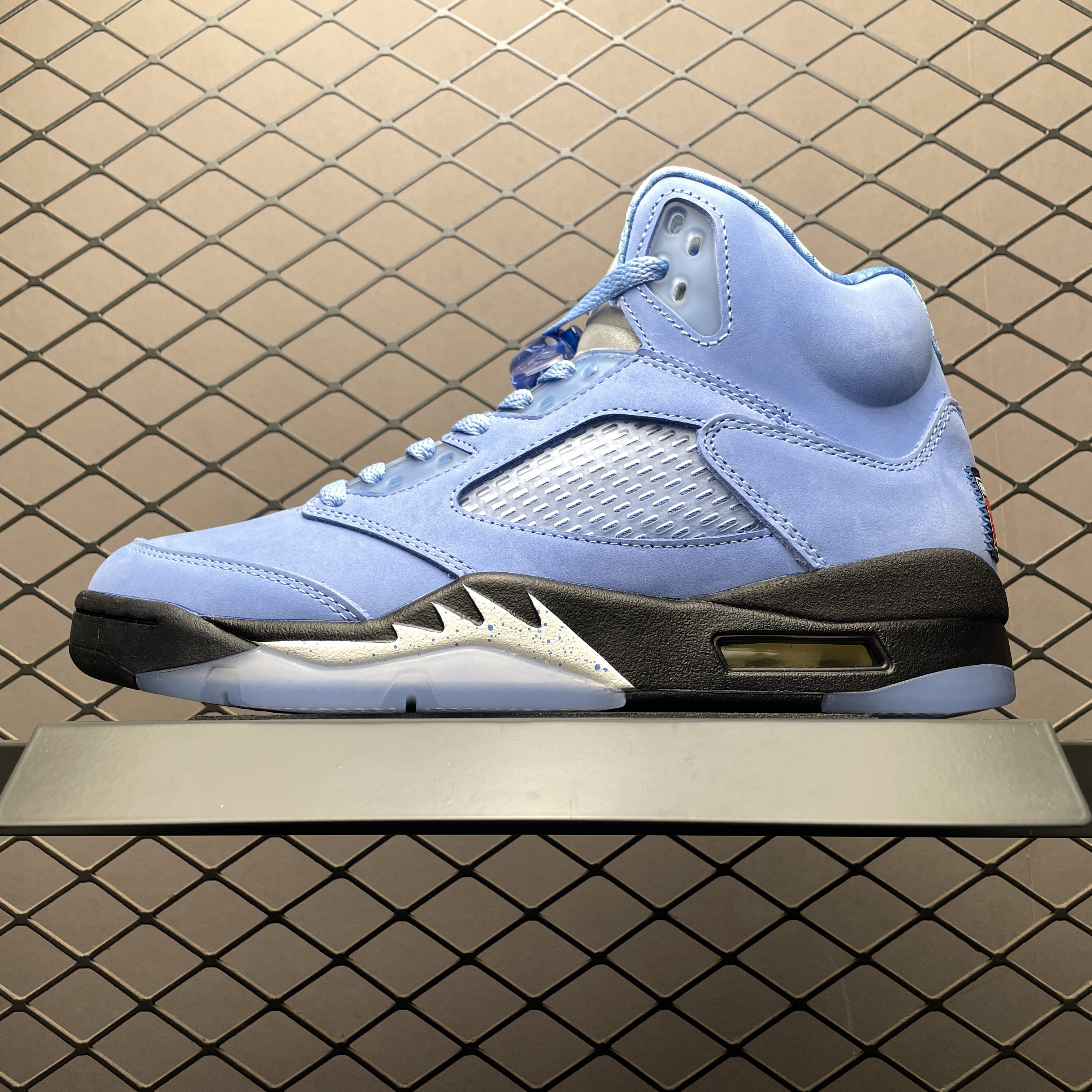Nike Air Jordan 5 Retro SE "University Blue" (DV1310-401)