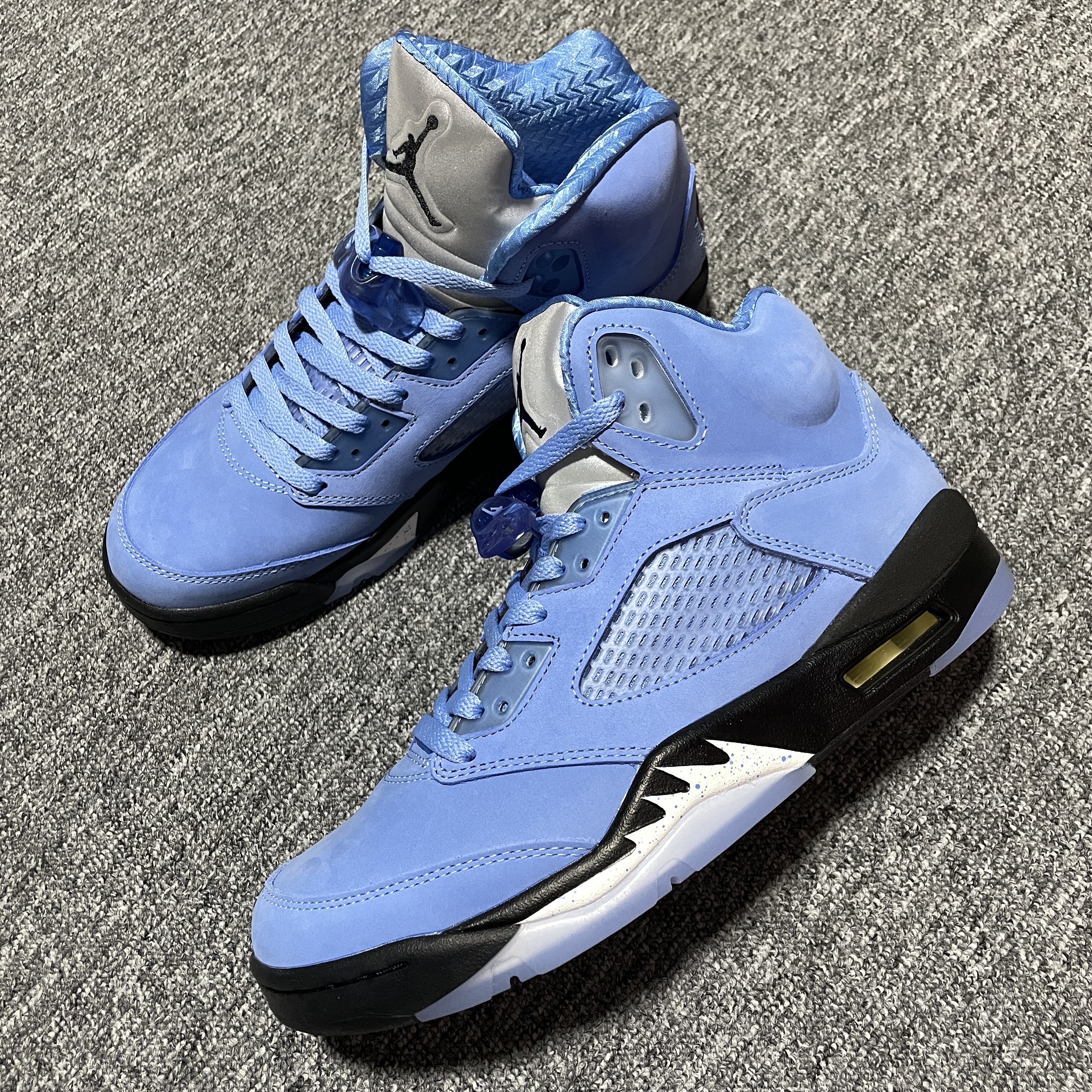 Nike Air Jordan 5 Retro SE "University Blue" (DV1310-401)