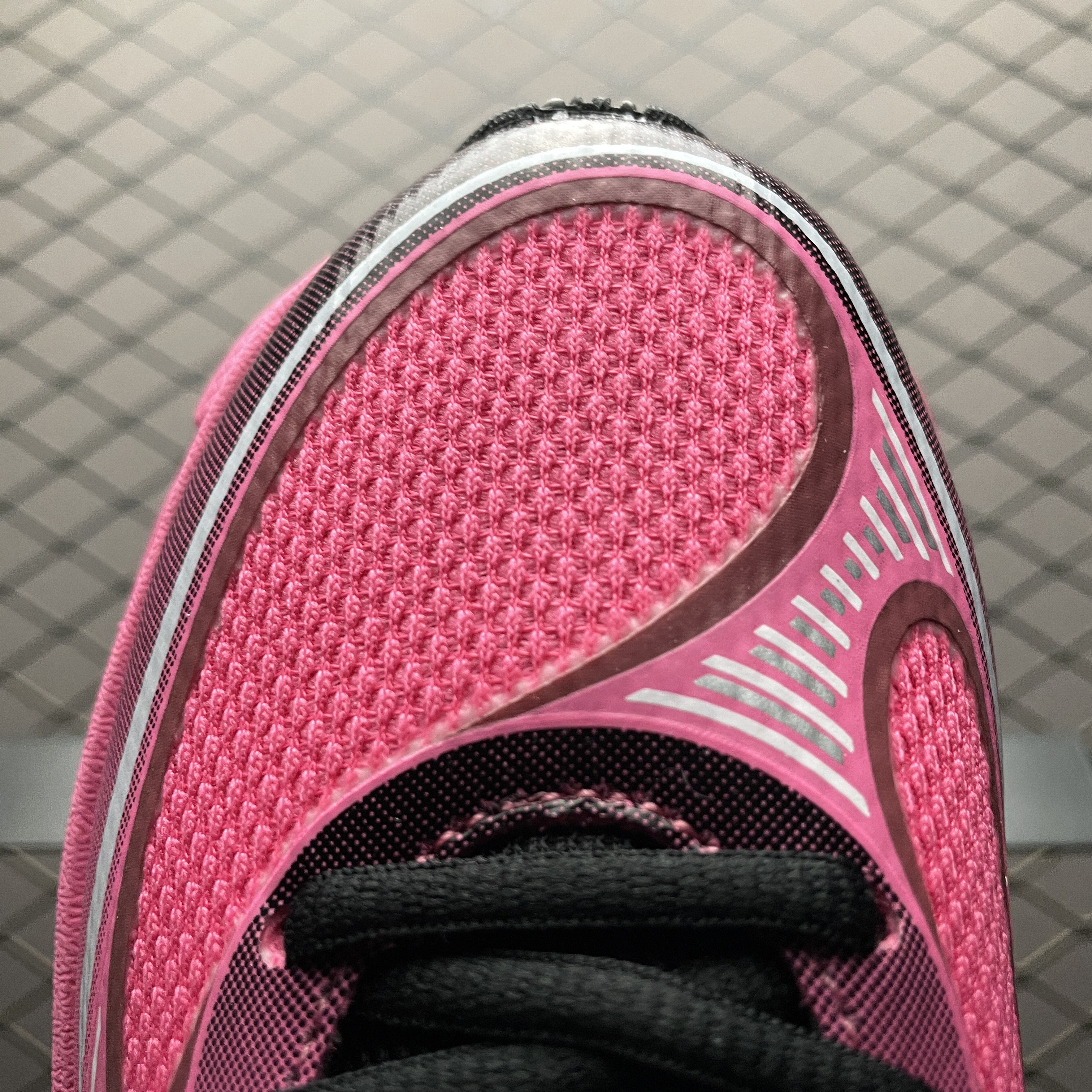 New Balance 2000 "Dragon Berry" (U2000DB)