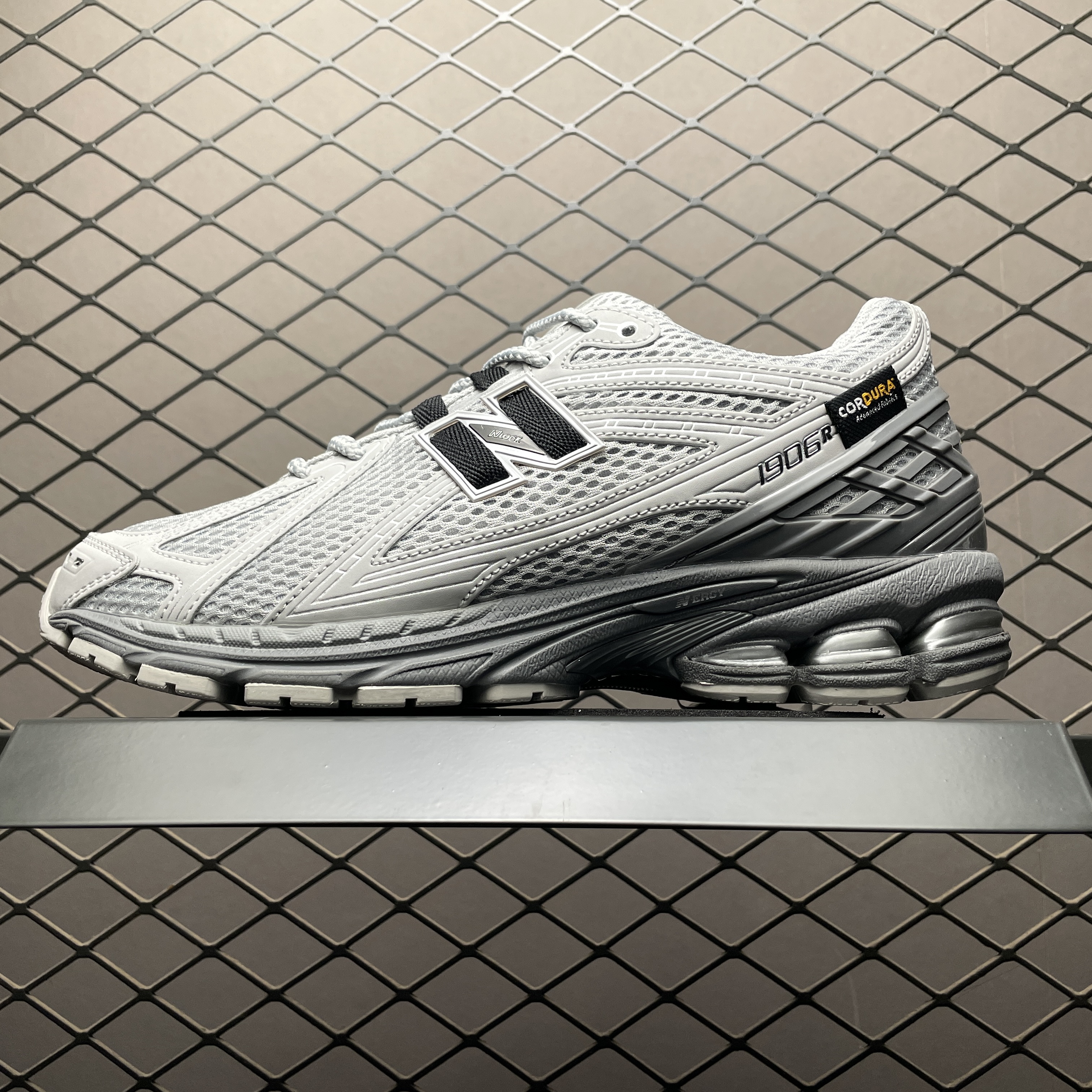 New Balance 1906R Cordura "Grey/Black" (U1906ROA）
