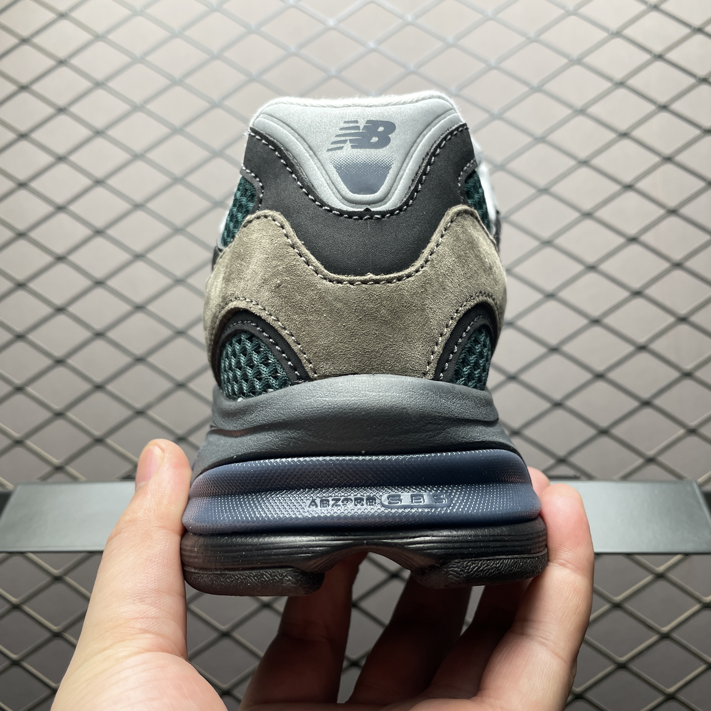 New Balance Sneakers U2010AGY BROWN Shoes (U2010AGY)