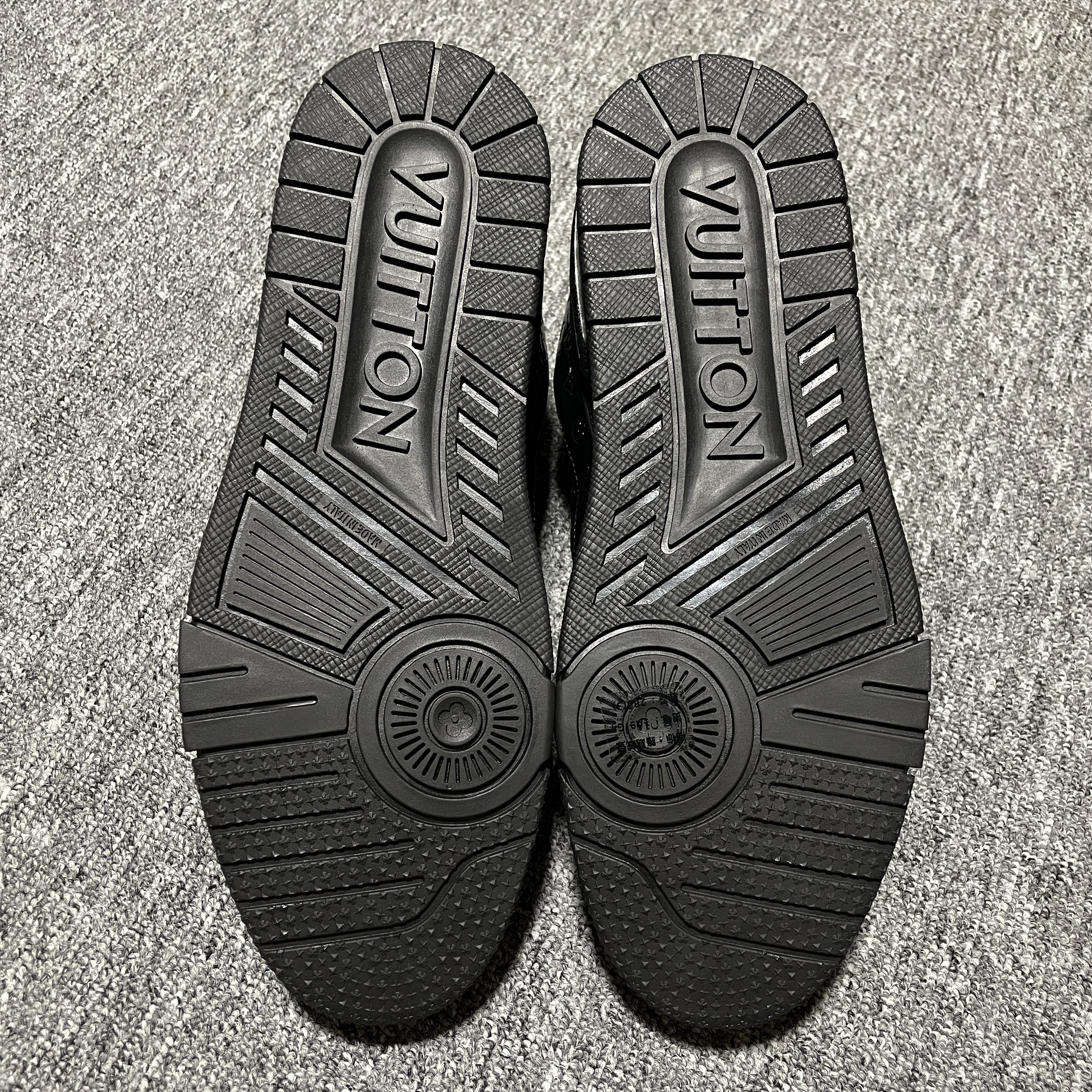 Louis Vuitton LV Trainer Sneaker（1AHTA3)