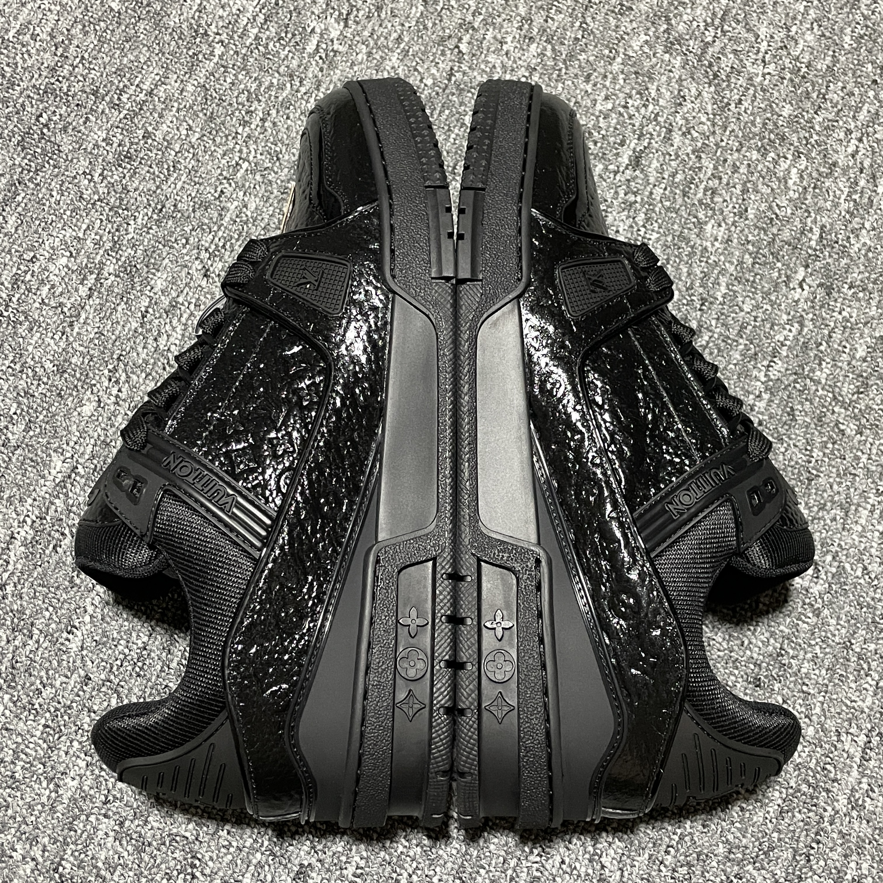 Louis Vuitton LV Trainer Sneaker（1AHTA3)