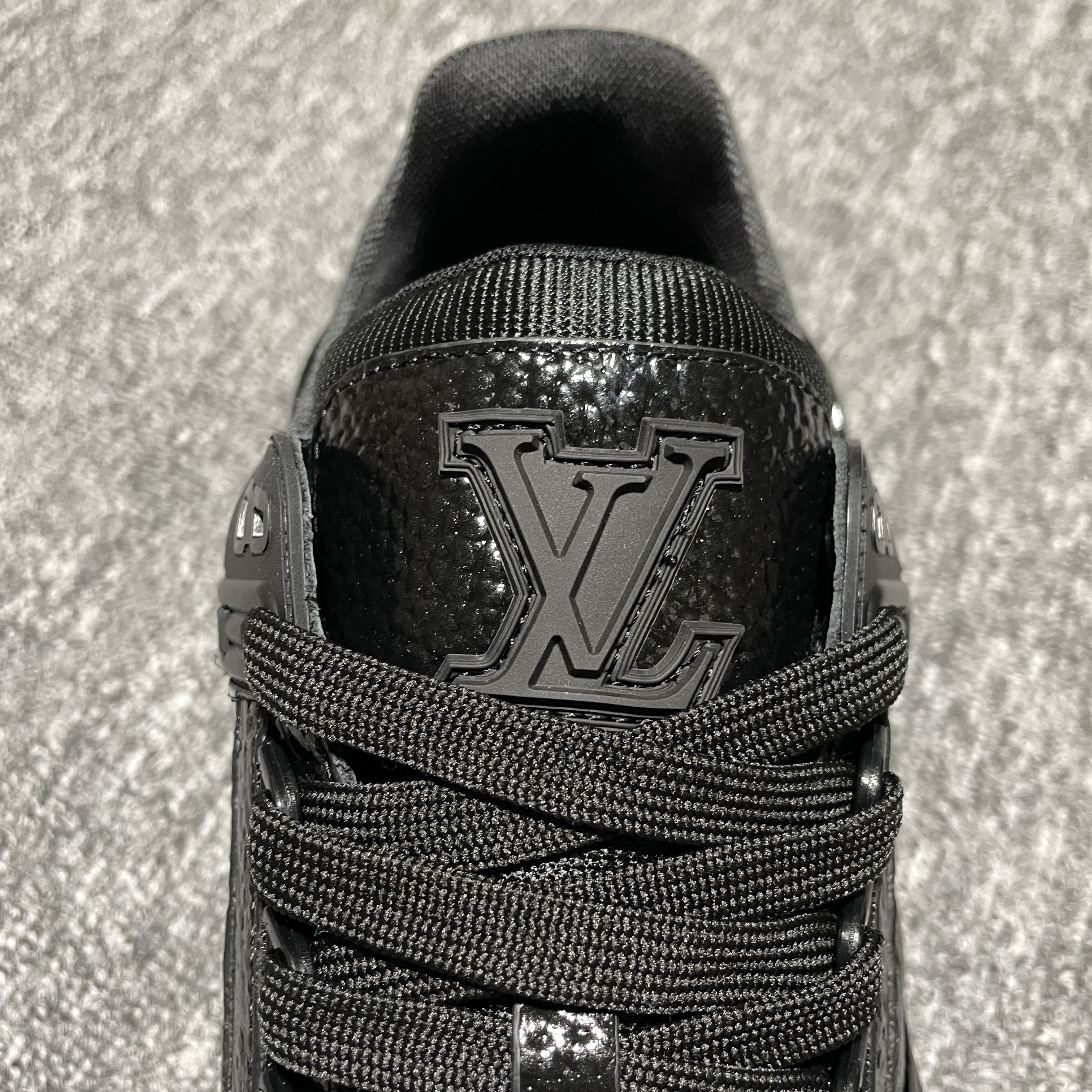 Louis Vuitton LV Trainer Sneaker（1AHTA3)