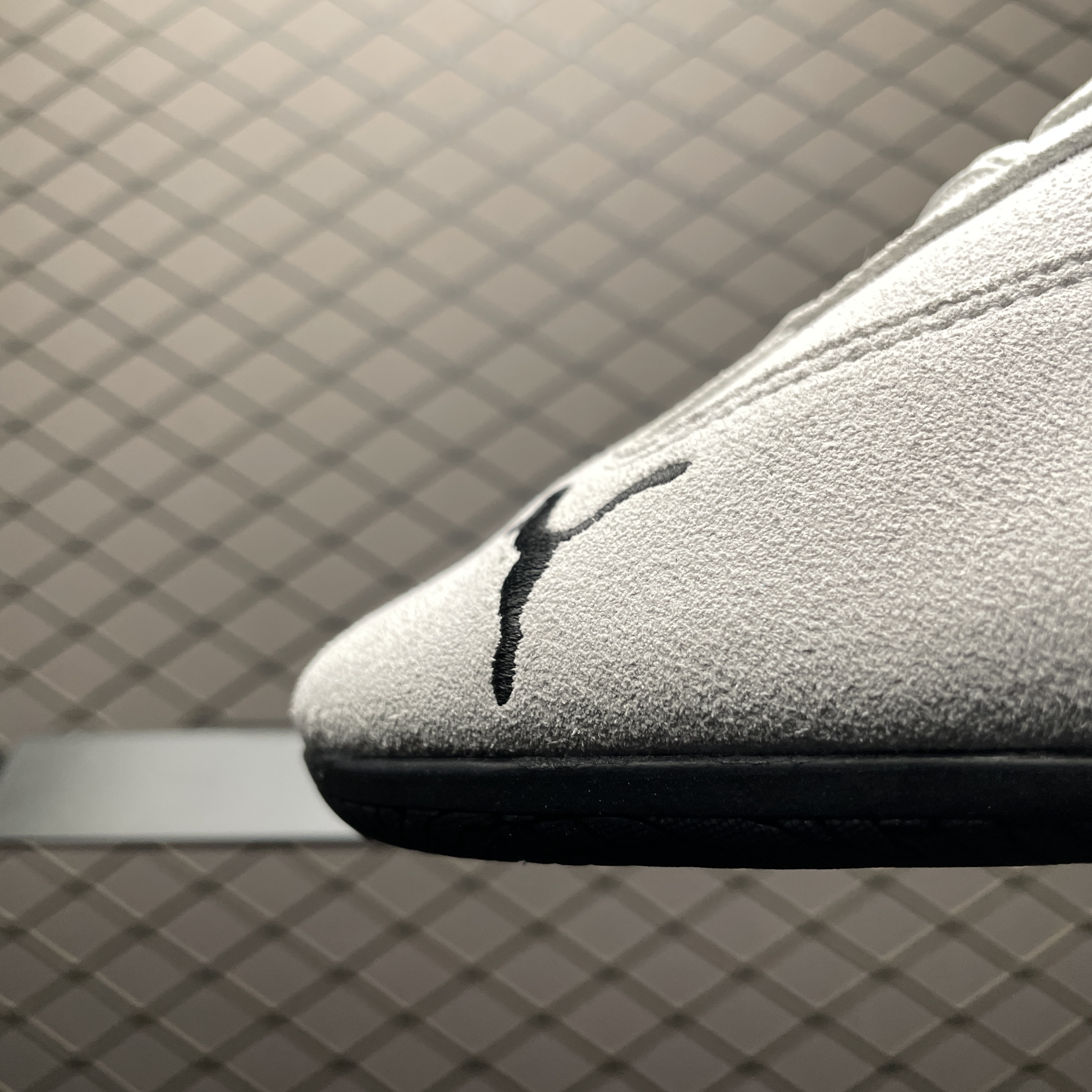 BALENCIAGA × Puma Speedcat Suede "White/Black"（847146WSDSD9010）