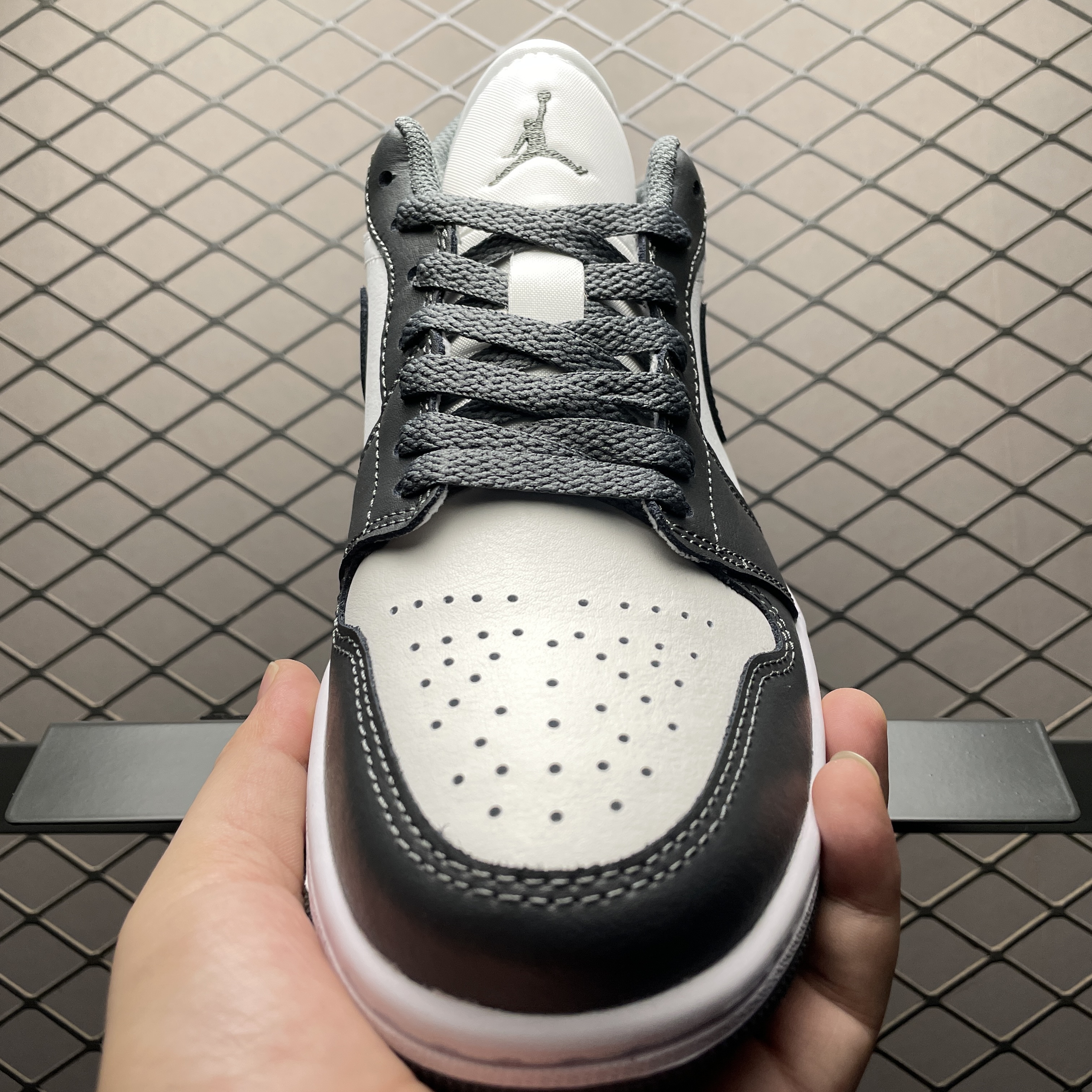 Nike Air Jordan 1 Low "Classic Grey/White"（553558-044）