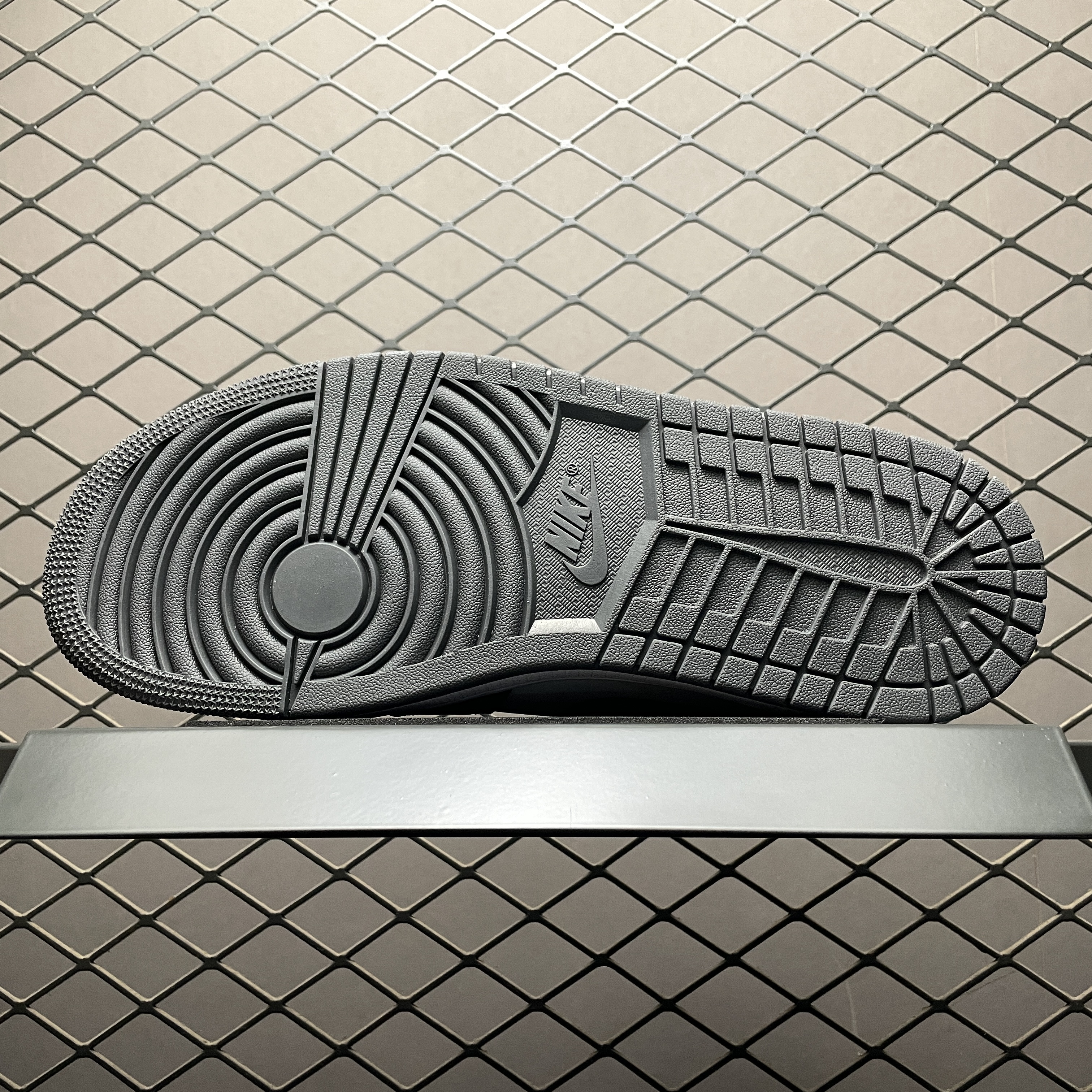 Nike Air Jordan 1 Low "Classic Grey/White"（553558-044）