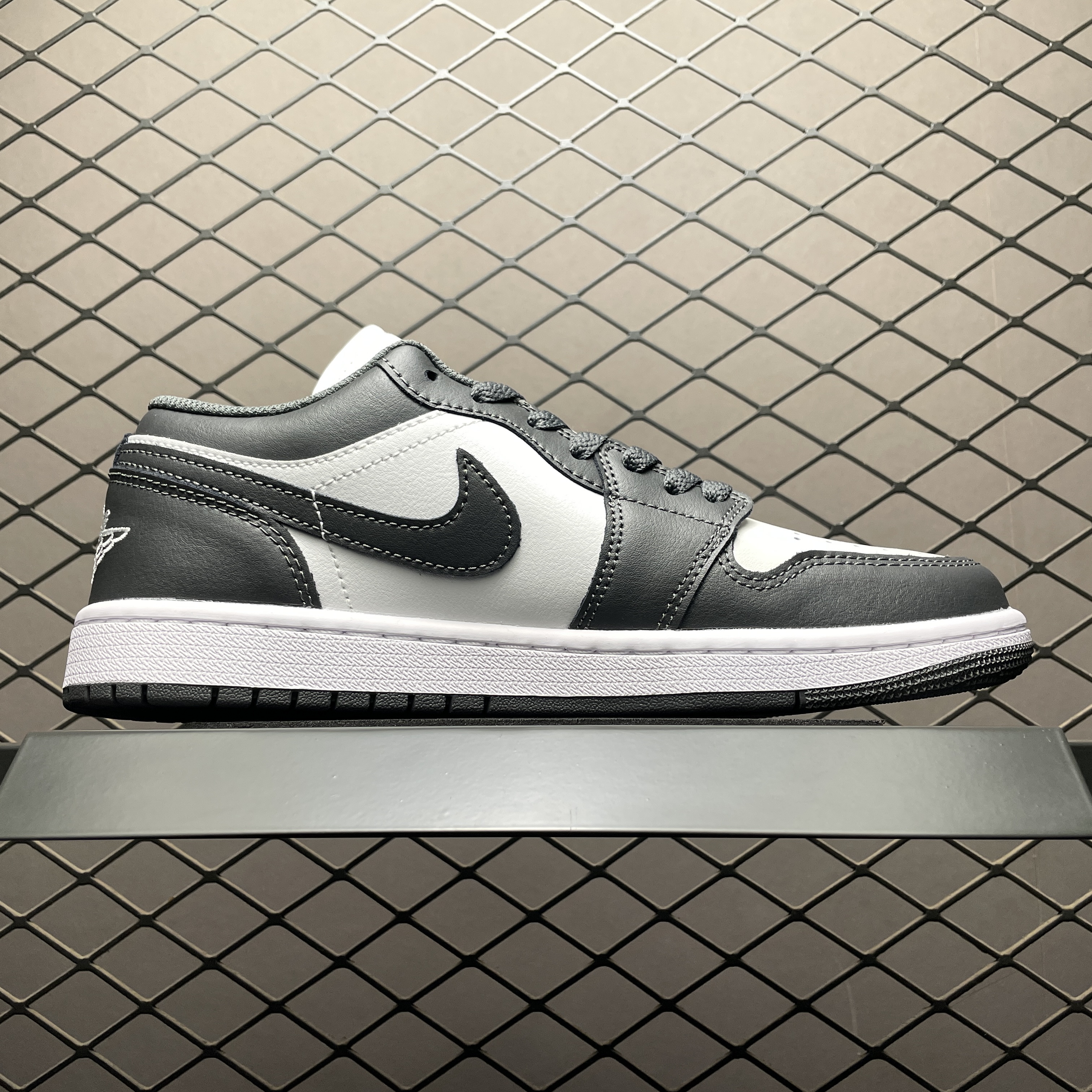 Nike Air Jordan 1 Low "Classic Grey/White"（553558-044）
