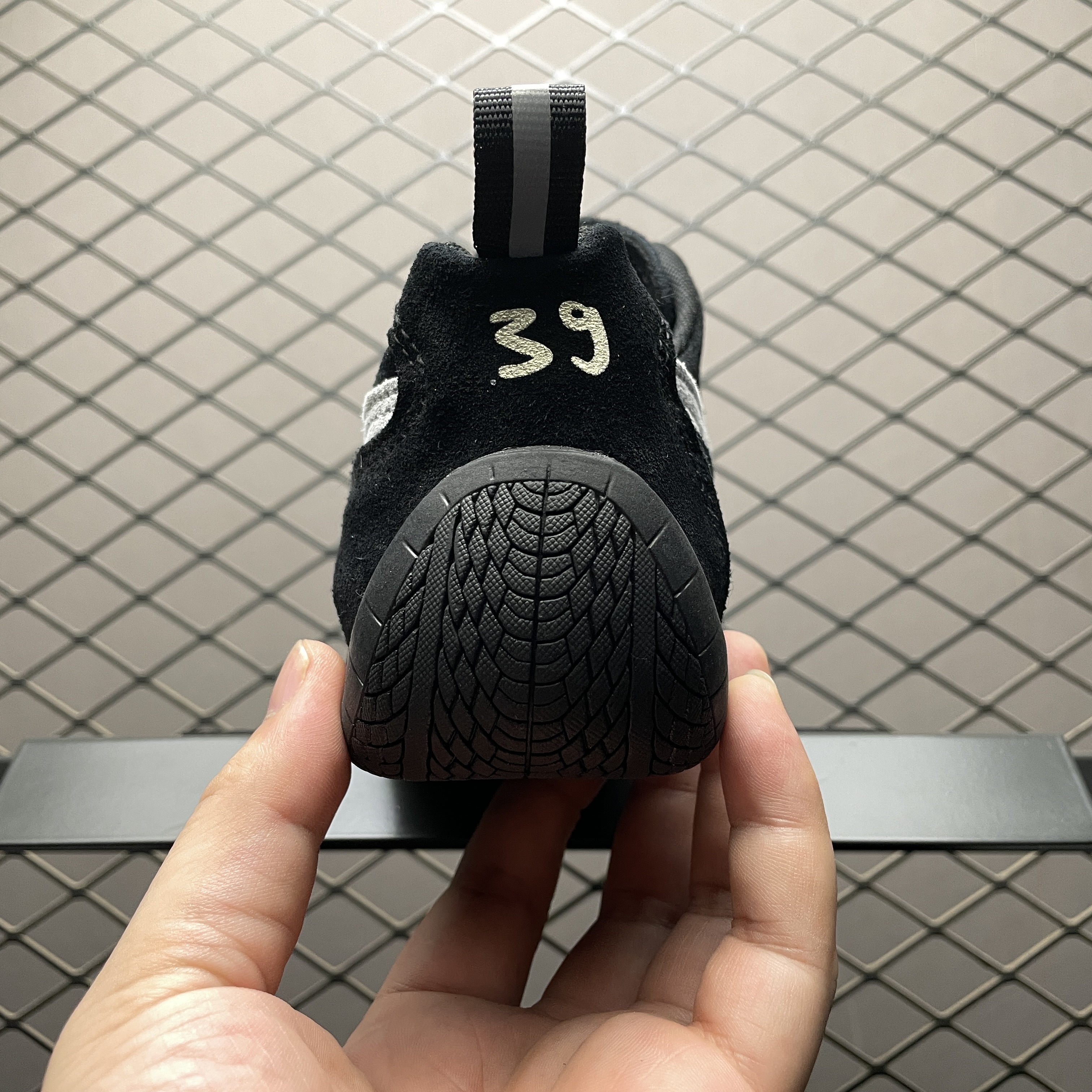 BALENCIAGA × Puma Speedcat Suede "Black/White"（847146WSDSD1090）