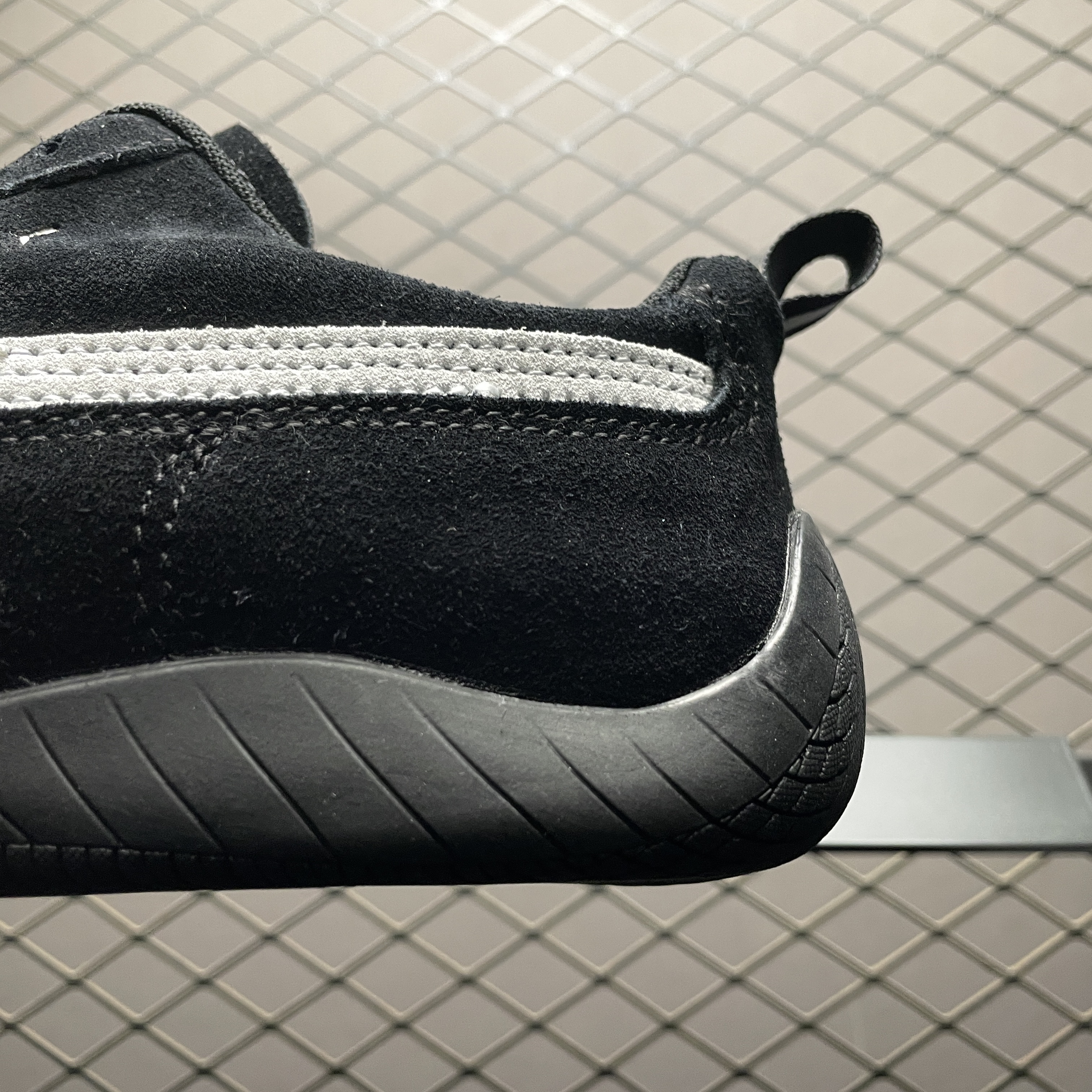 BALENCIAGA × Puma Speedcat Suede "Black/White"（847146WSDSD1090）