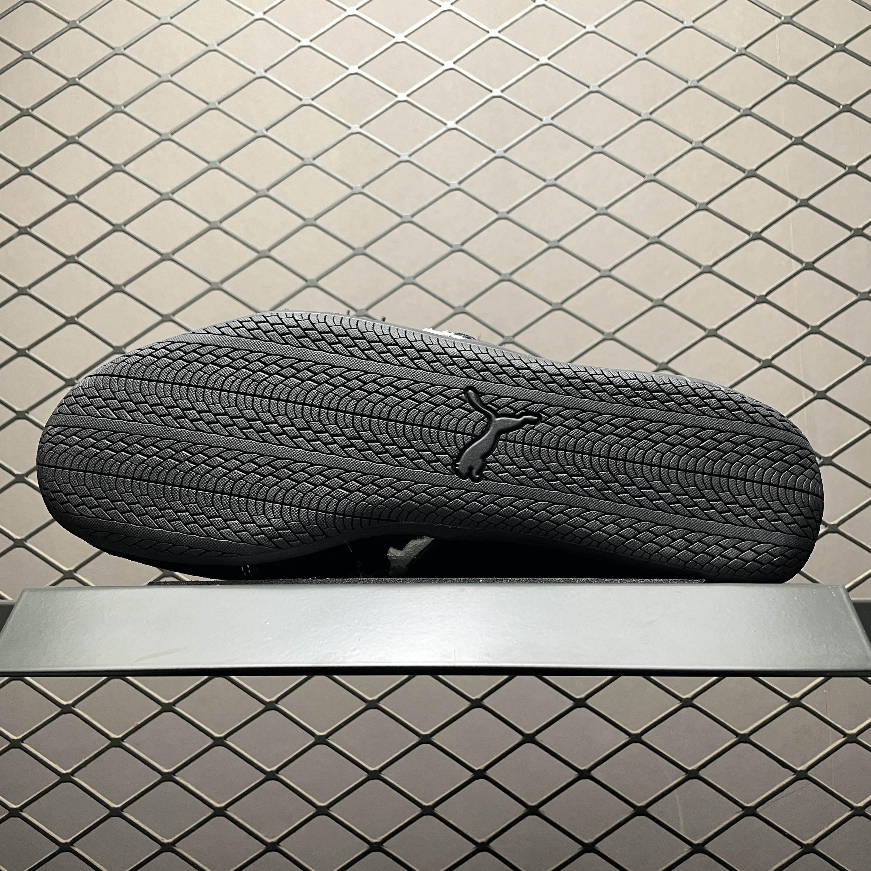 BALENCIAGA × Puma Speedcat Suede "Black/White"（847146WSDSD1090）