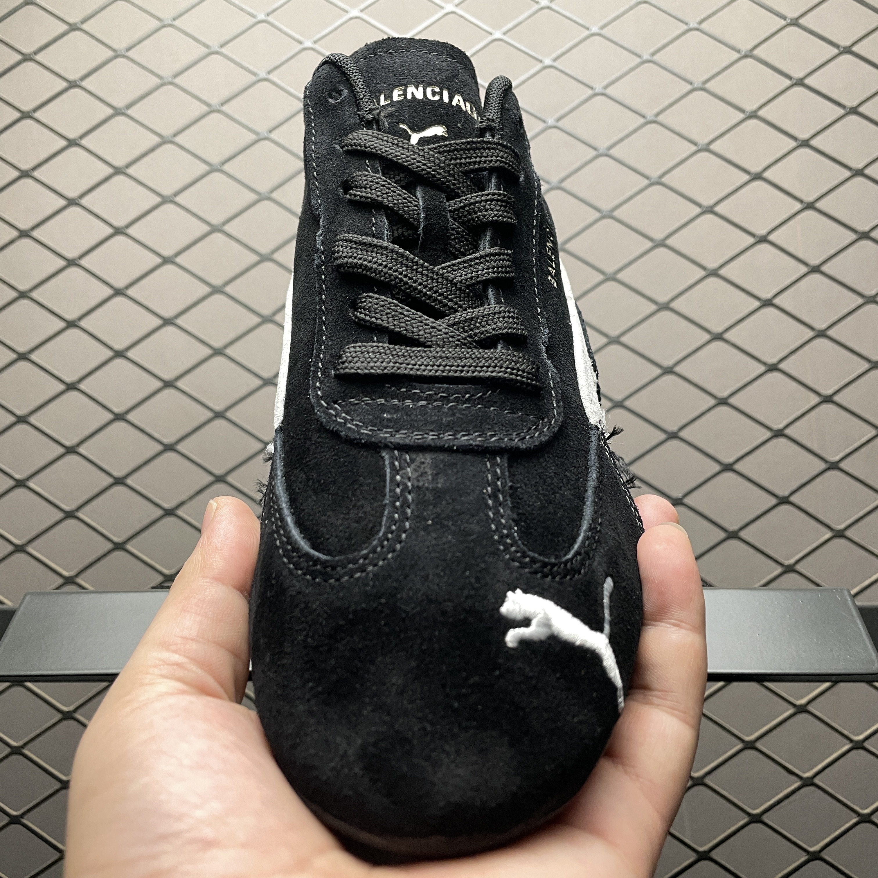BALENCIAGA × Puma Speedcat Suede "Black/White"（847146WSDSD1090）