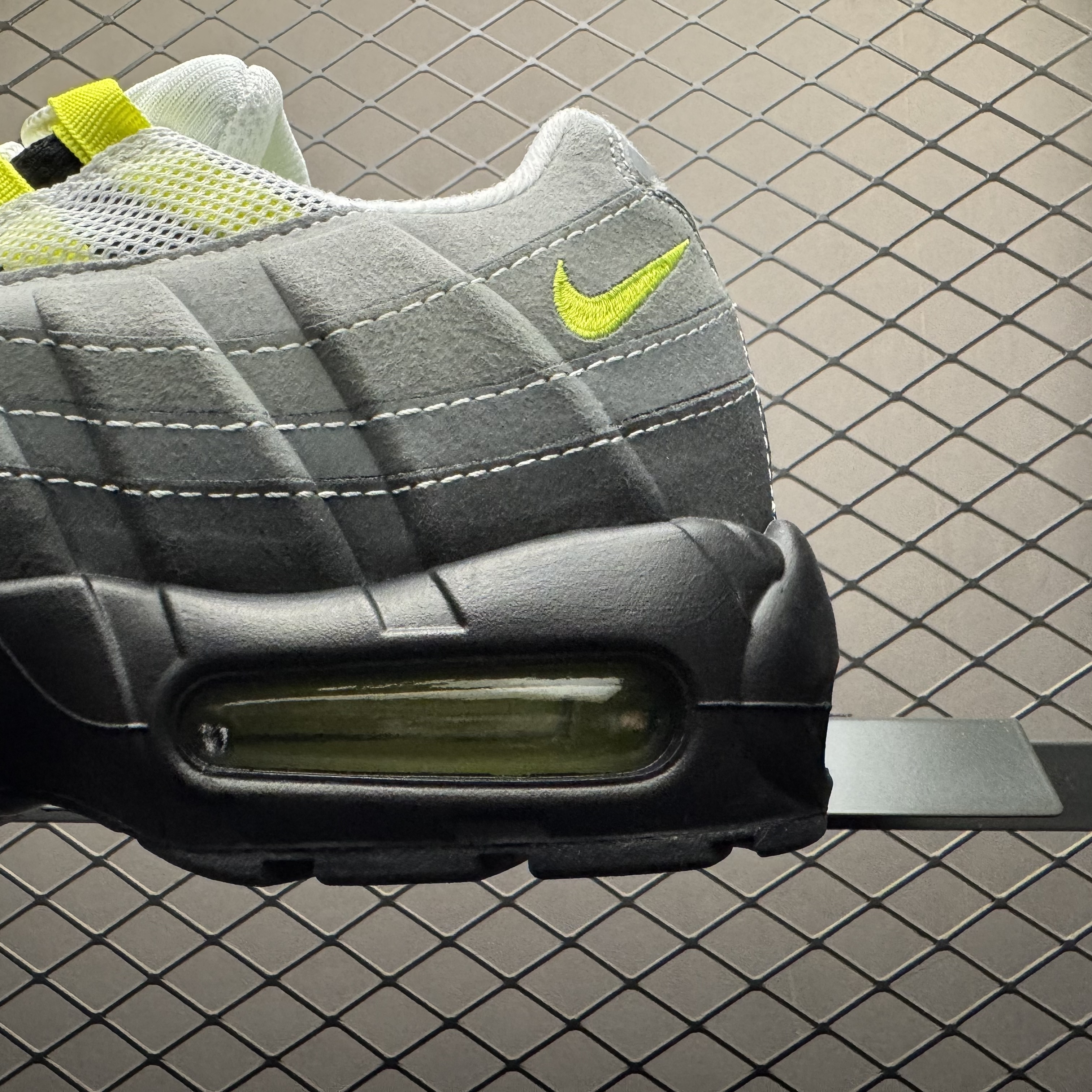 Nike Air Max 95 OG Big Bubble "Neon Yellow" (2025) (HM4740-001/CT1689-001)
