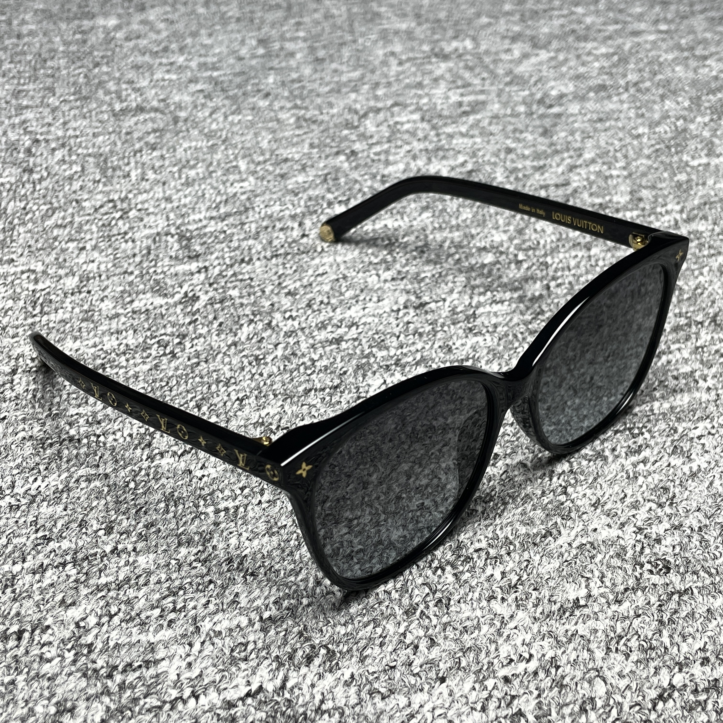 LOUIS VUITTON  My Monogram Light Cat Eye Glasses (Z1657E)