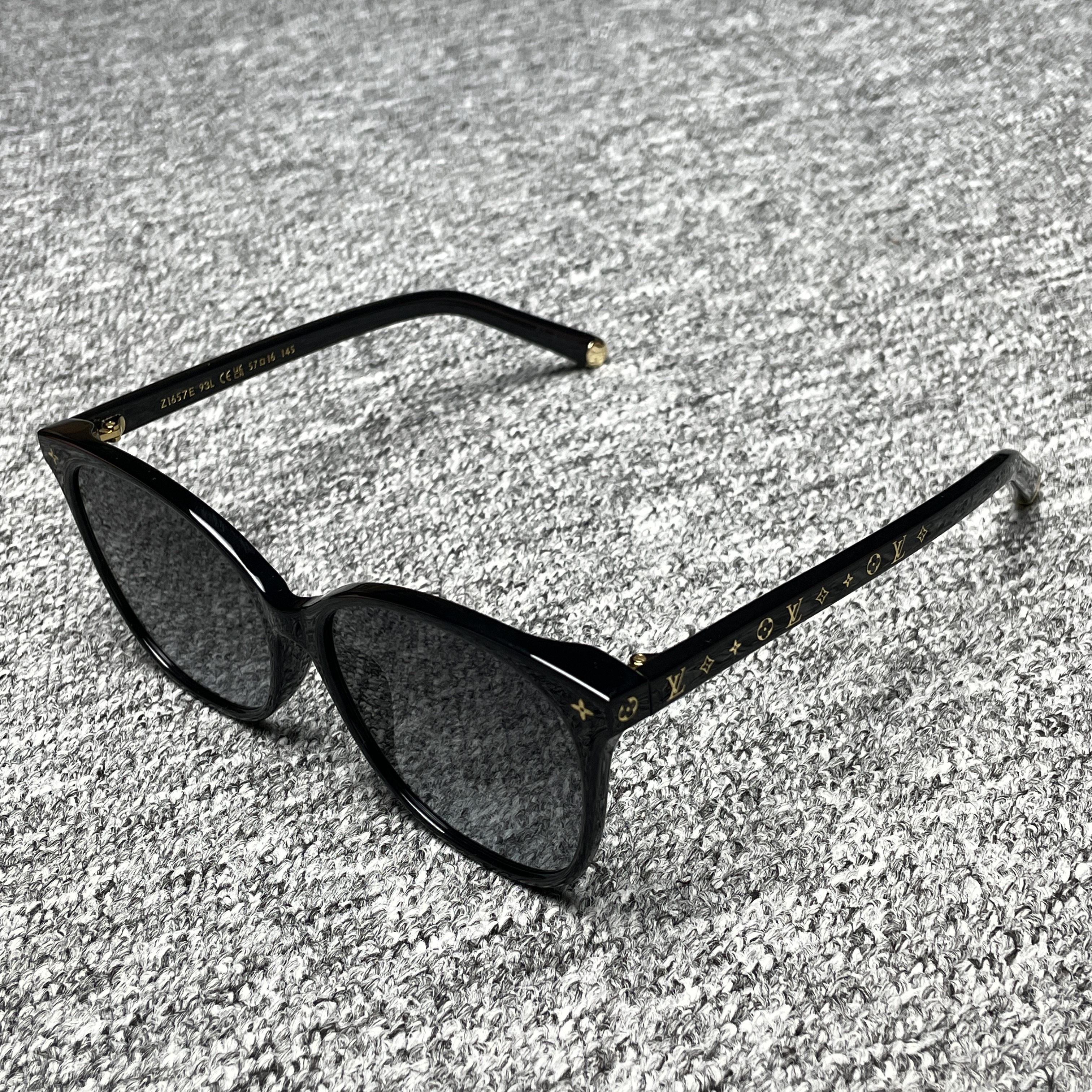 LOUIS VUITTON  My Monogram Light Cat Eye Glasses (Z1657E)