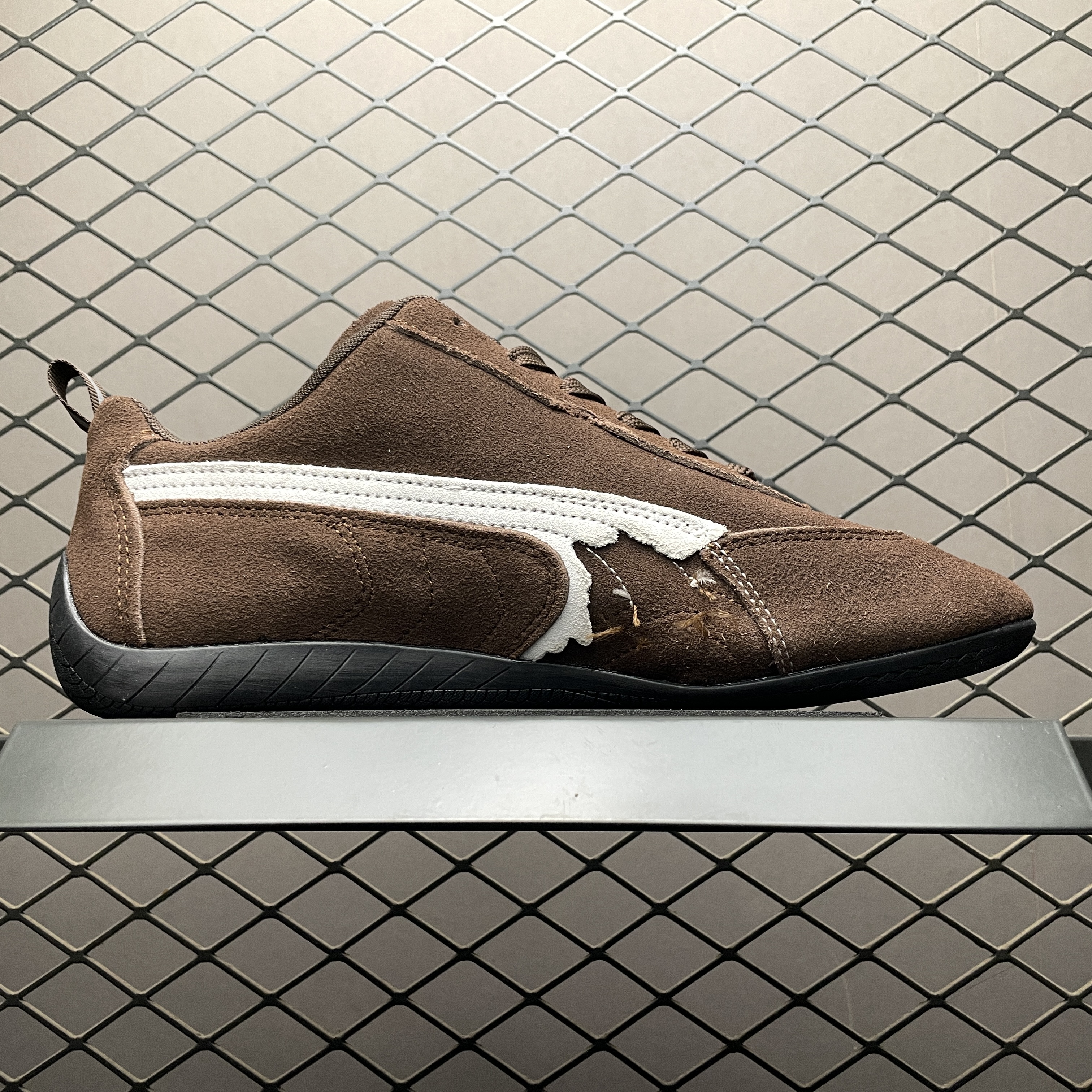 BALENCIAGA × Puma Speedcat Suede "Brown/White/Black"（847146WSDSD2910）