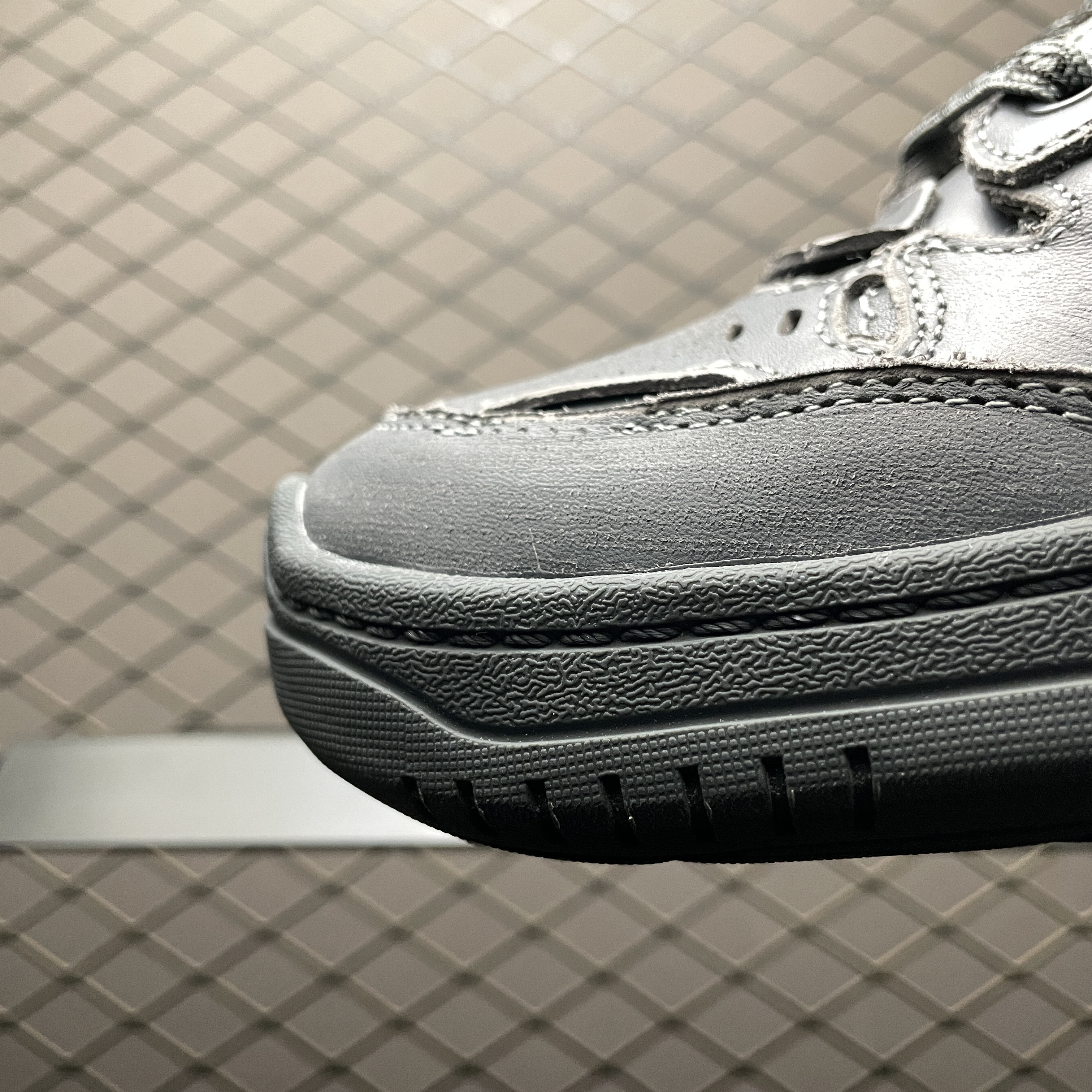 BALENCIAGA Men's Hamptons Worn-out Sneaker in Grey/yellow（841765WCURB1180）