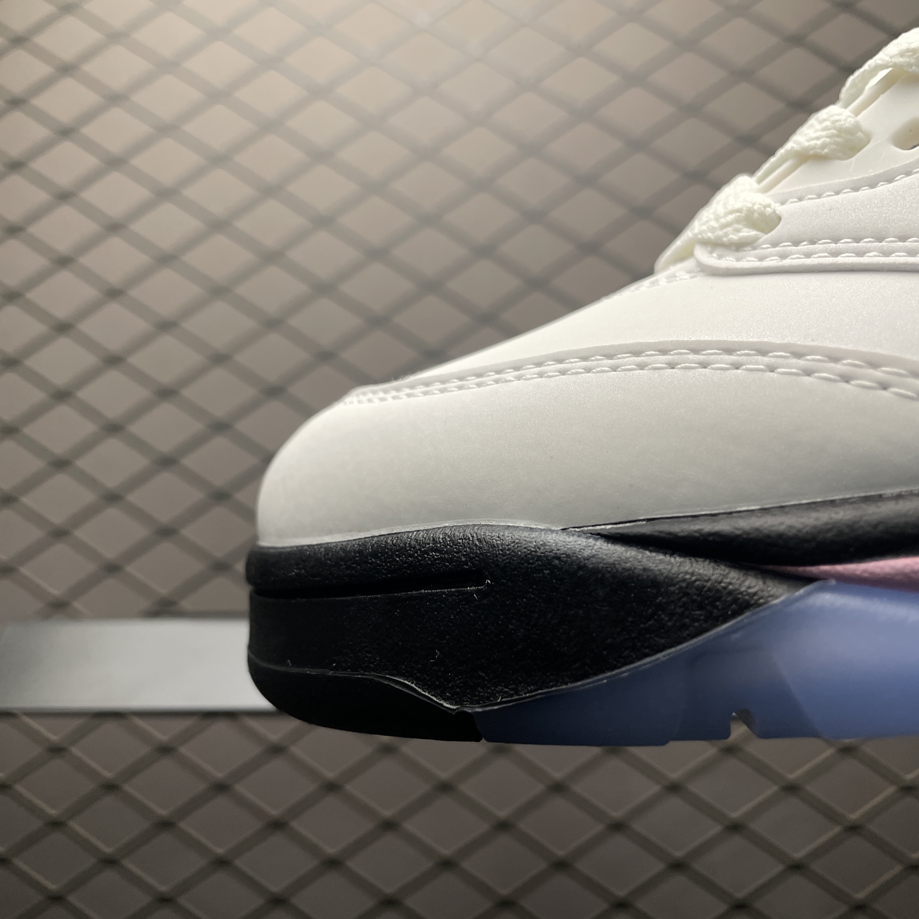 Nike Air Jordan 5 "Medium Soft Pink"（HQ7978-102）