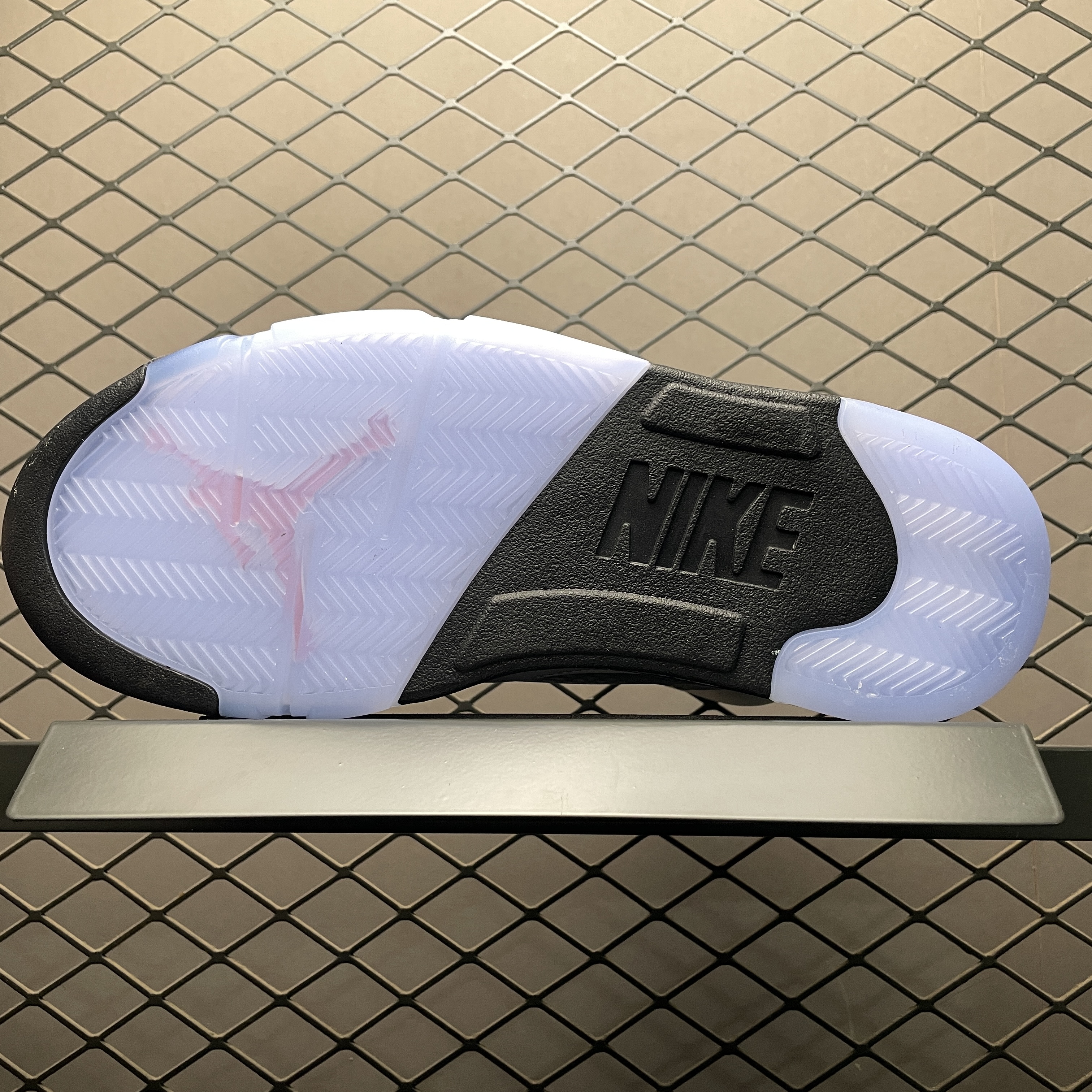 Nike Air Jordan 5 "Medium Soft Pink"（HQ7978-102）