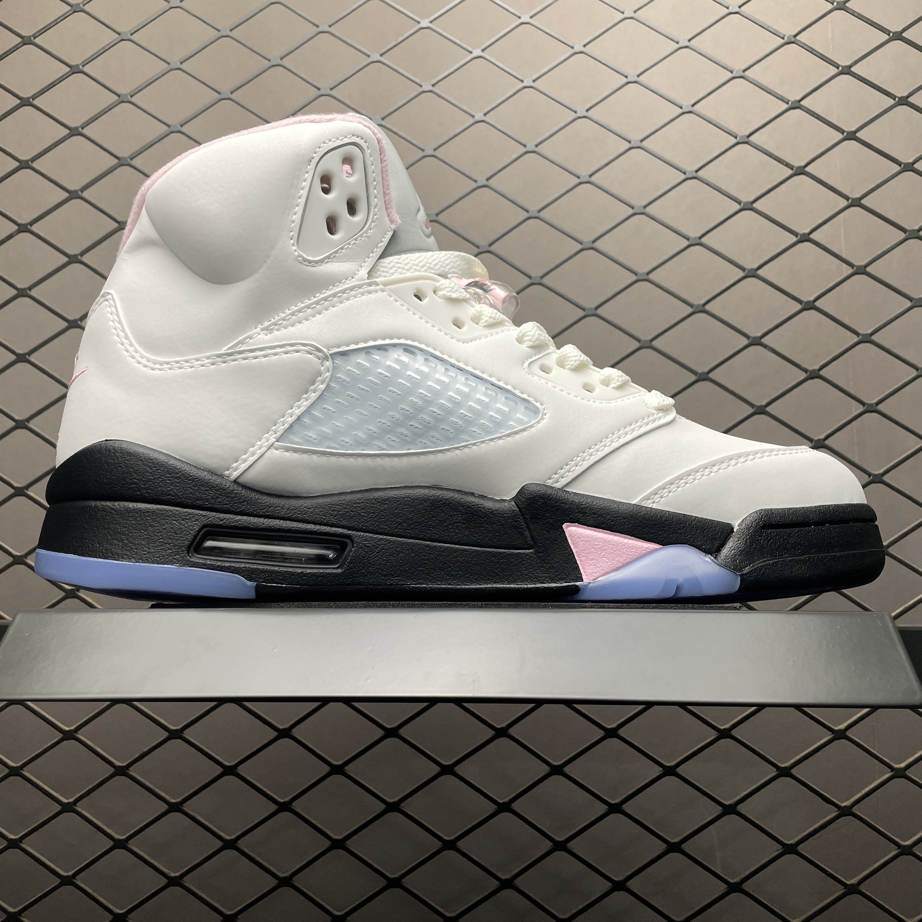 Nike Air Jordan 5 "Medium Soft Pink"（HQ7978-102）