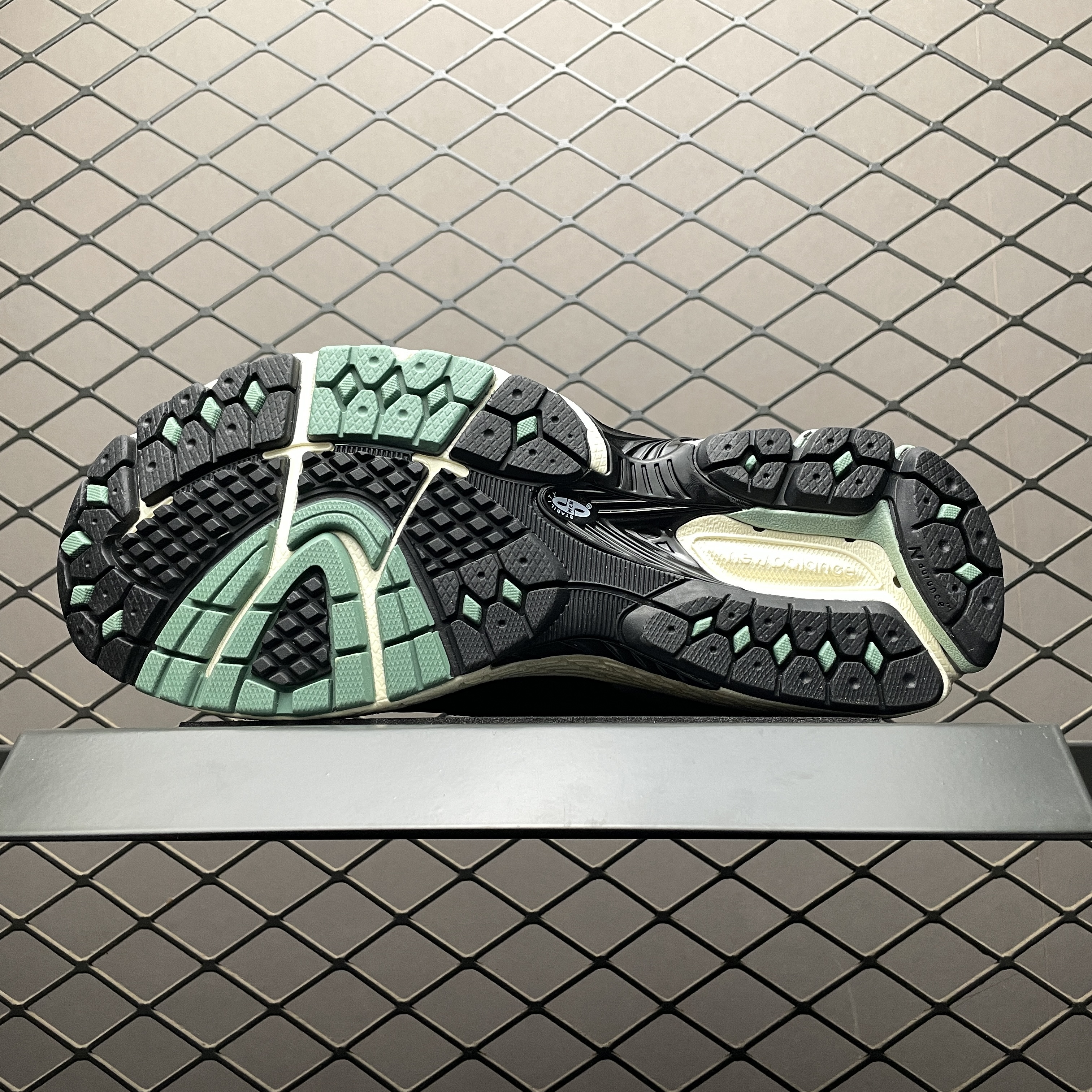 New Balance 1906L "Silver Metallic/Dark Juniper" (U1906LOA)