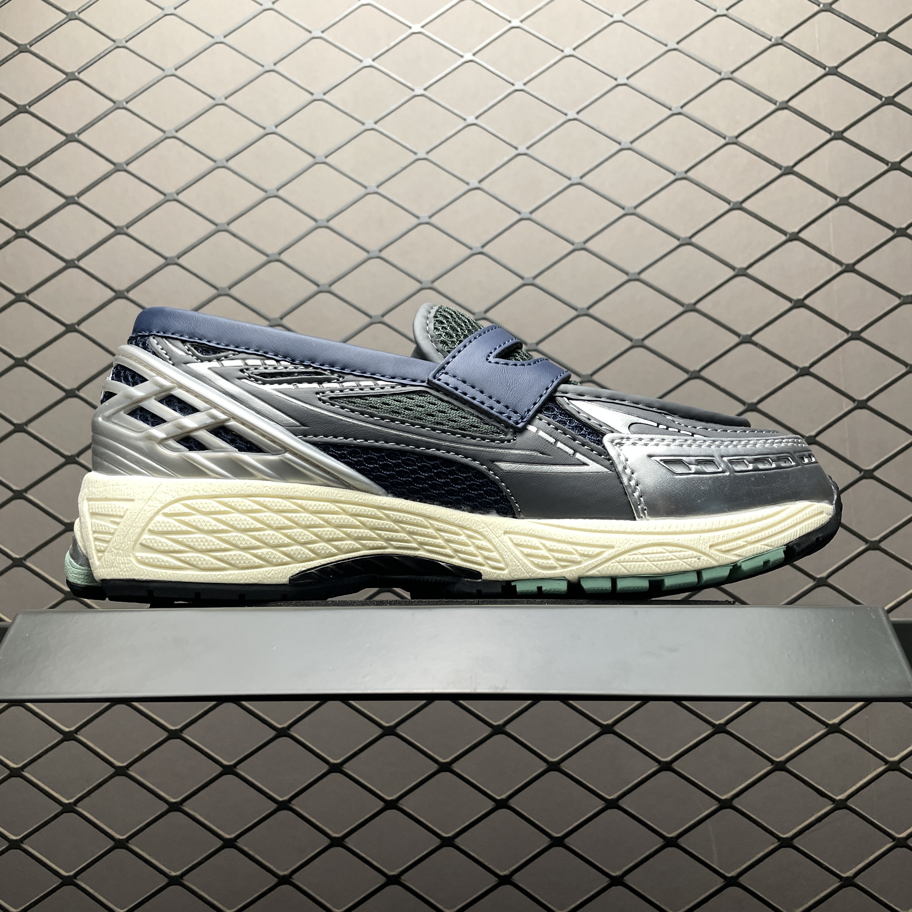 New Balance 1906L "Silver Metallic/Dark Juniper" (U1906LOA)