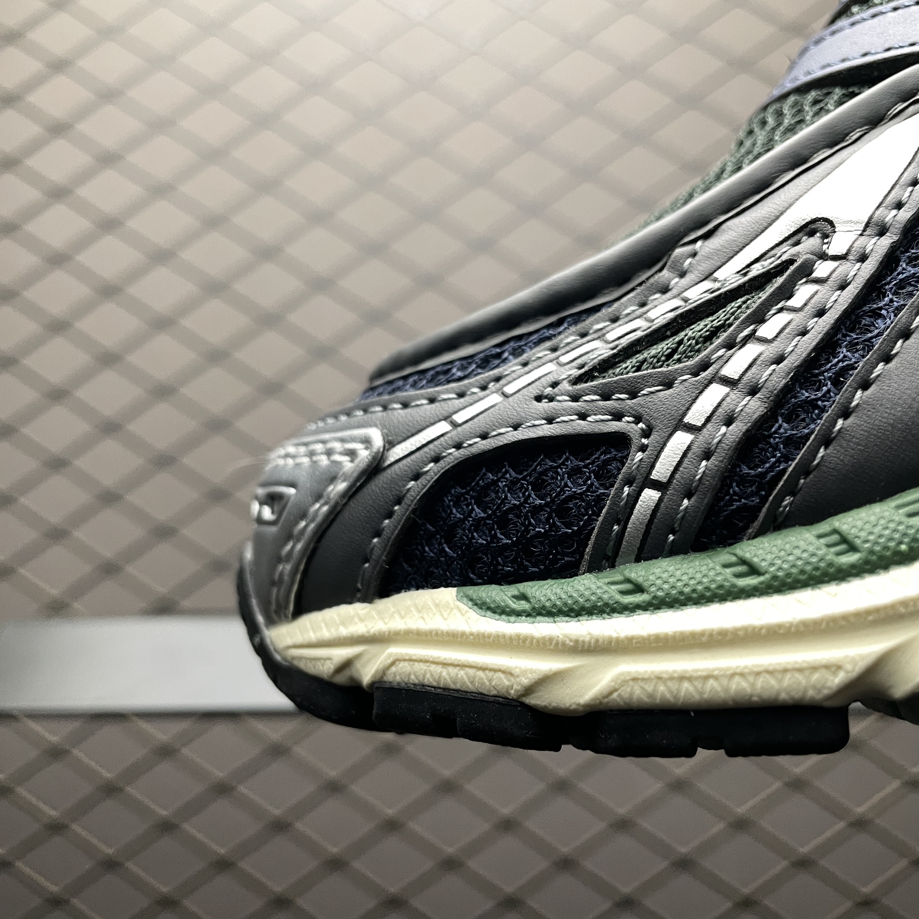 New Balance 1906L "Silver Metallic/Dark Juniper" (U1906LOA)