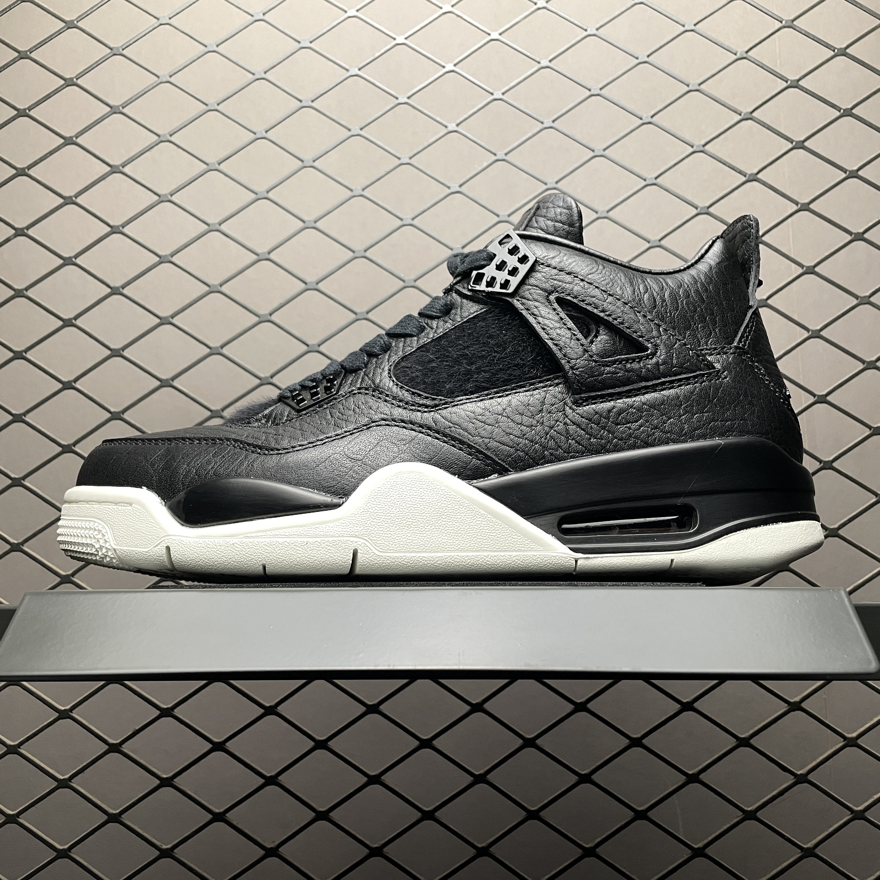NIKE AIR JORDAN 4 RETRO PONY HAIR BLACK (819139-010)