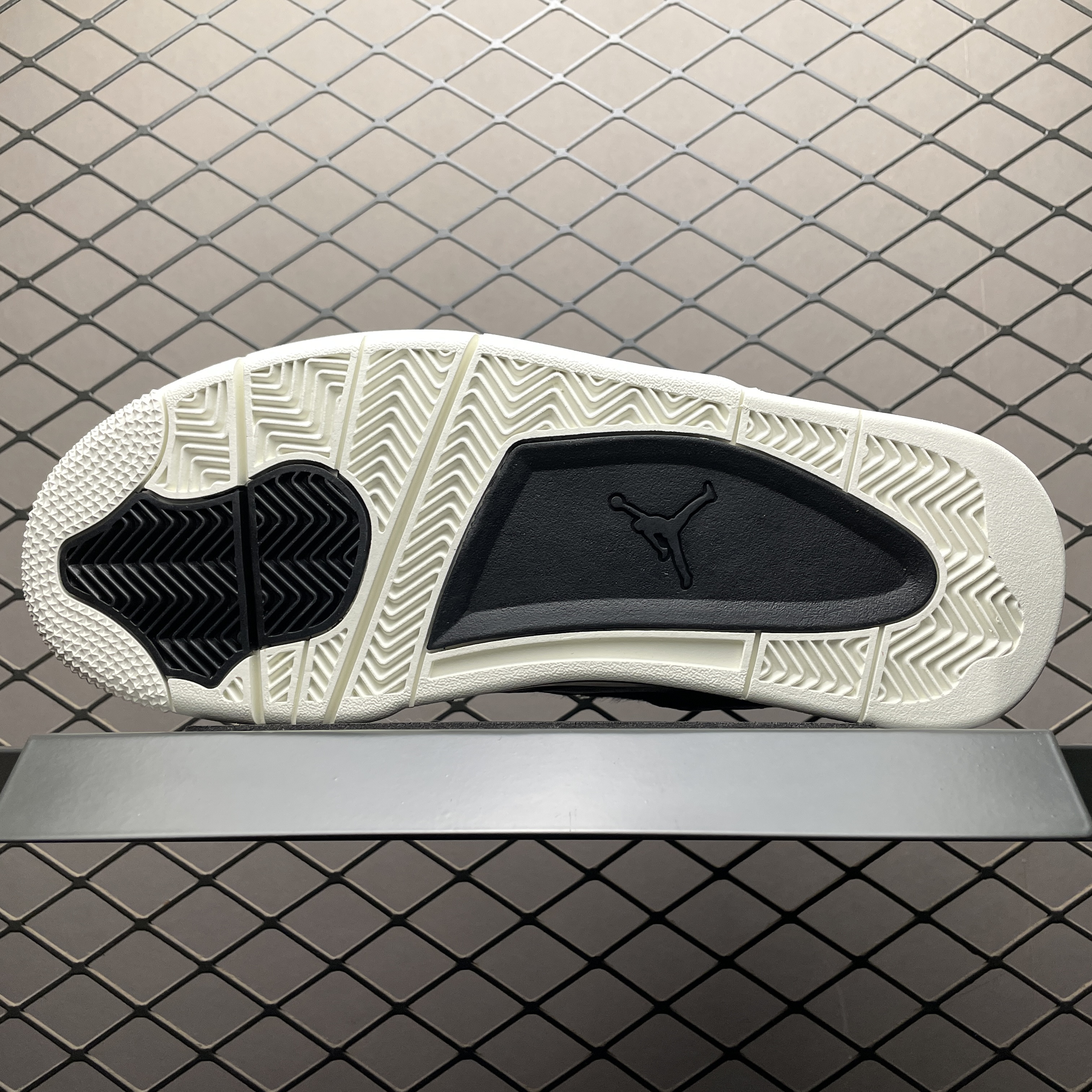 NIKE AIR JORDAN 4 RETRO PONY HAIR BLACK (819139-010)